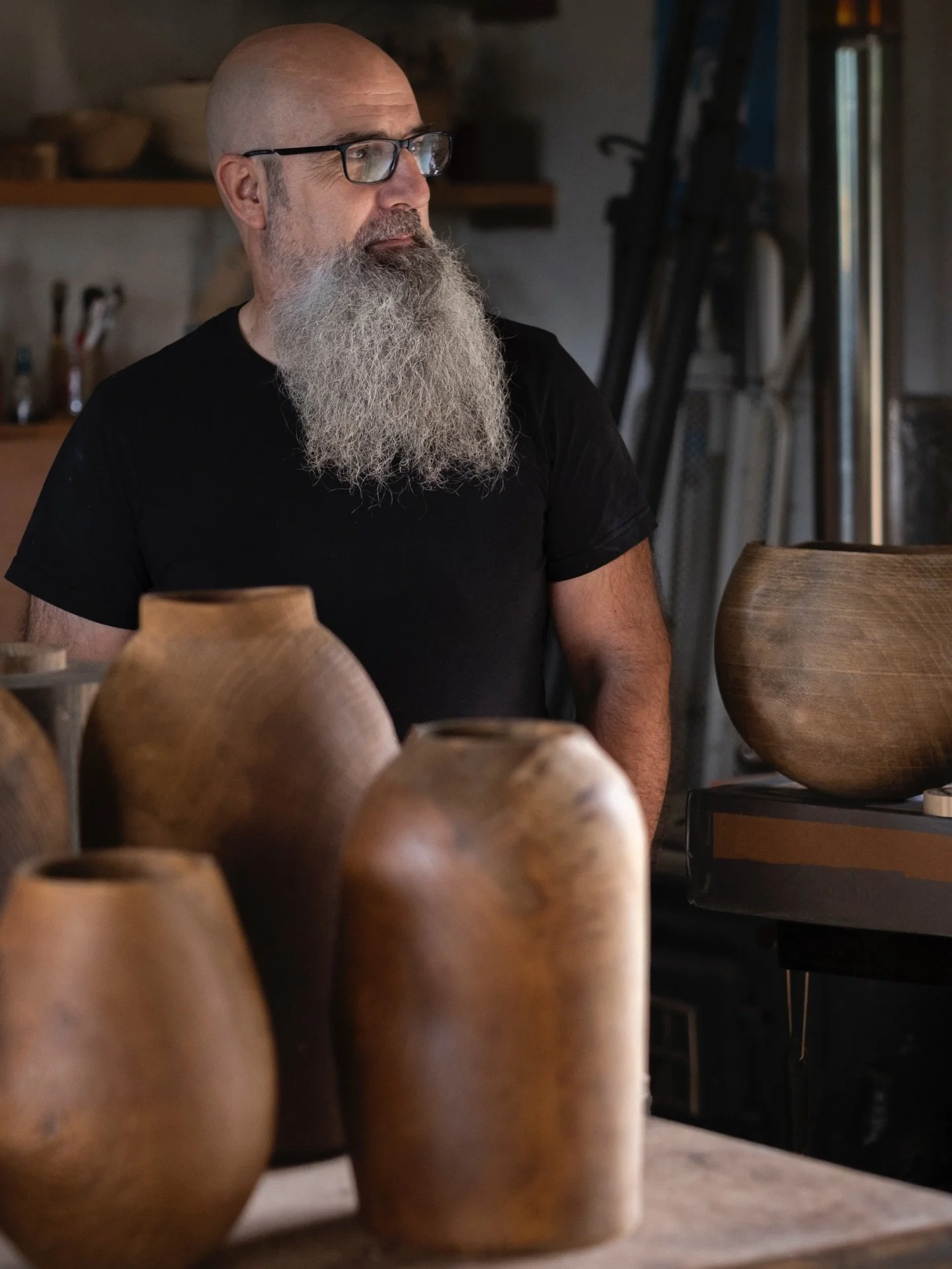 Este proyecto no existir&iacute;a sin el territorio que habita. Vive con &eacute;l y habla de &eacute;l. El territorio es el hogar. 
Fibras que conectan otros tiempos con el nuestro. Lino, madera y lana. Eso es todo. 

@aitor_punto, celebra el roble 