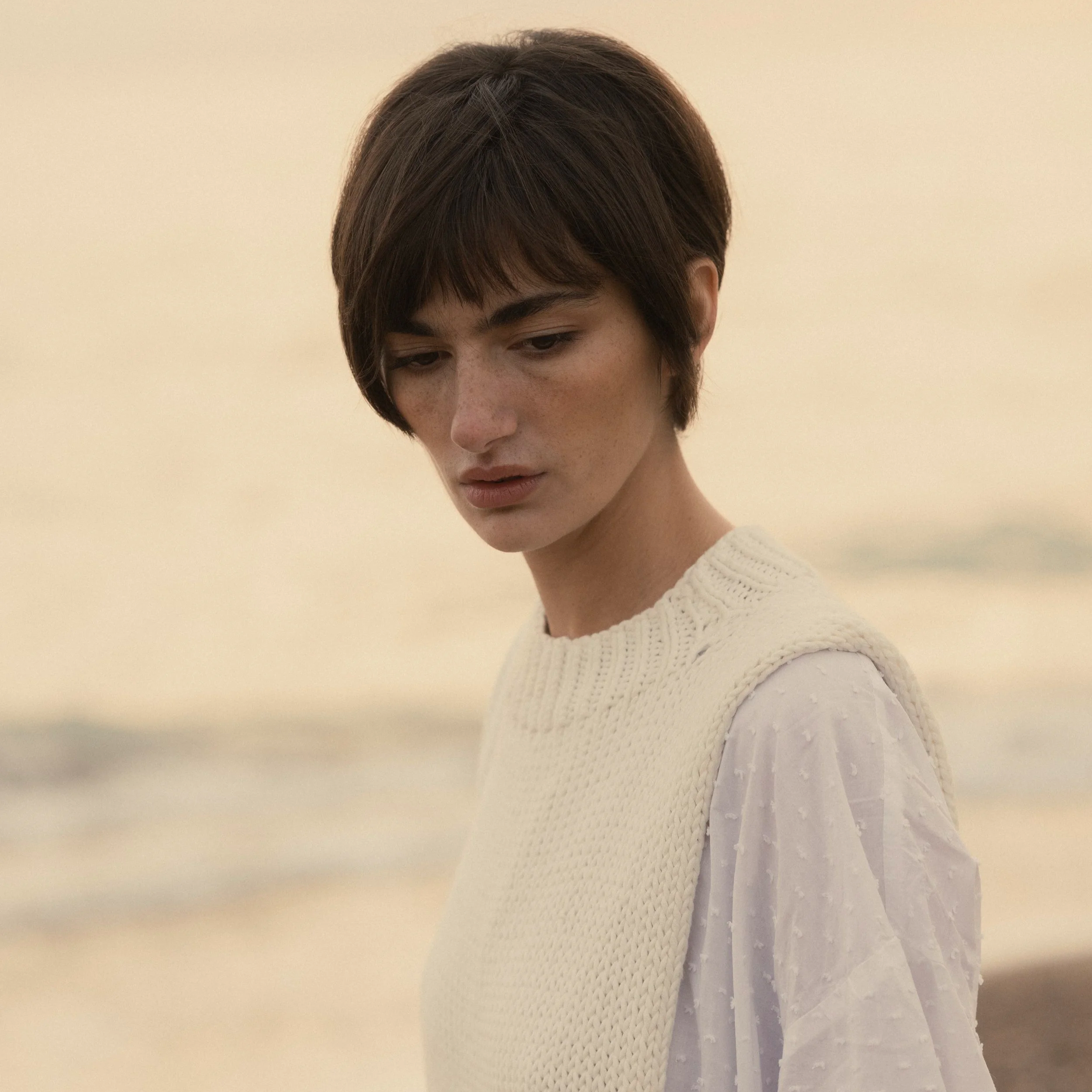 CHALECO TEJIDO A MANO ALGODÓN