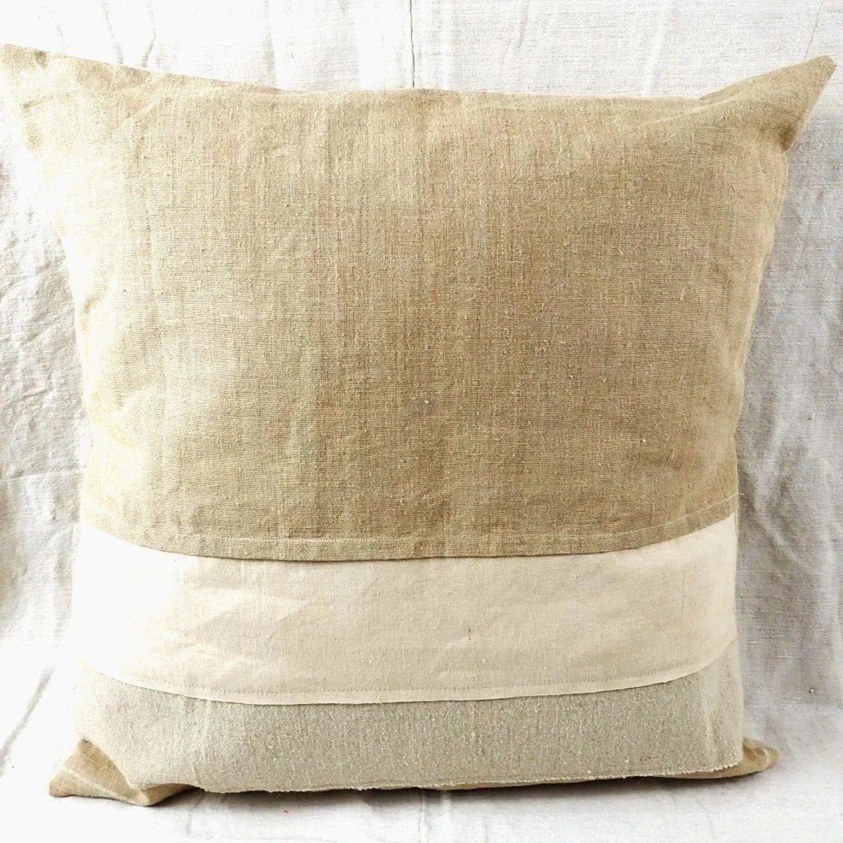 COJÍN DE FRANJAS  DE LINO Y LANA 60X60