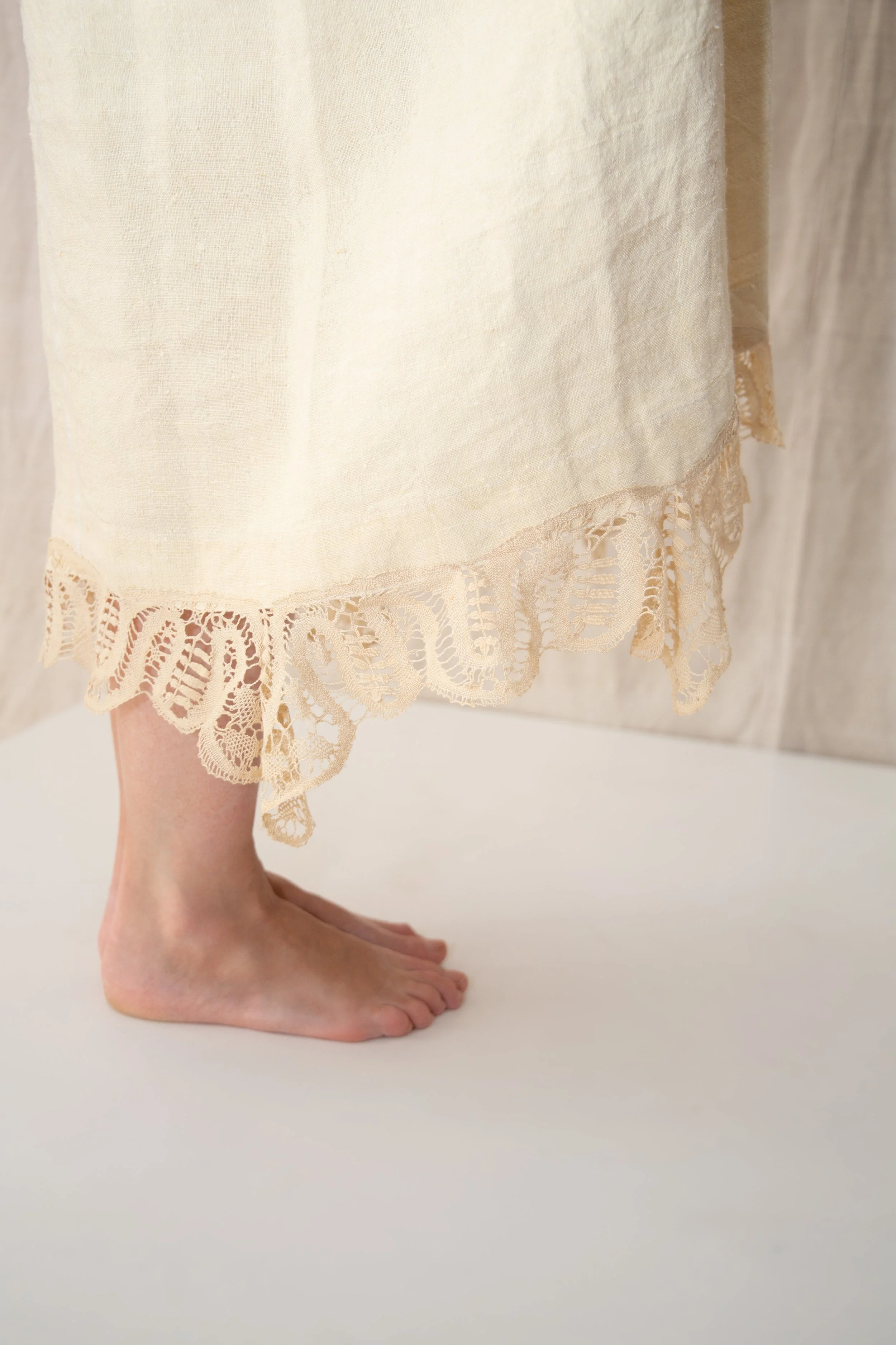 VESTIDO “SAVAGE GROUND” DE LINO