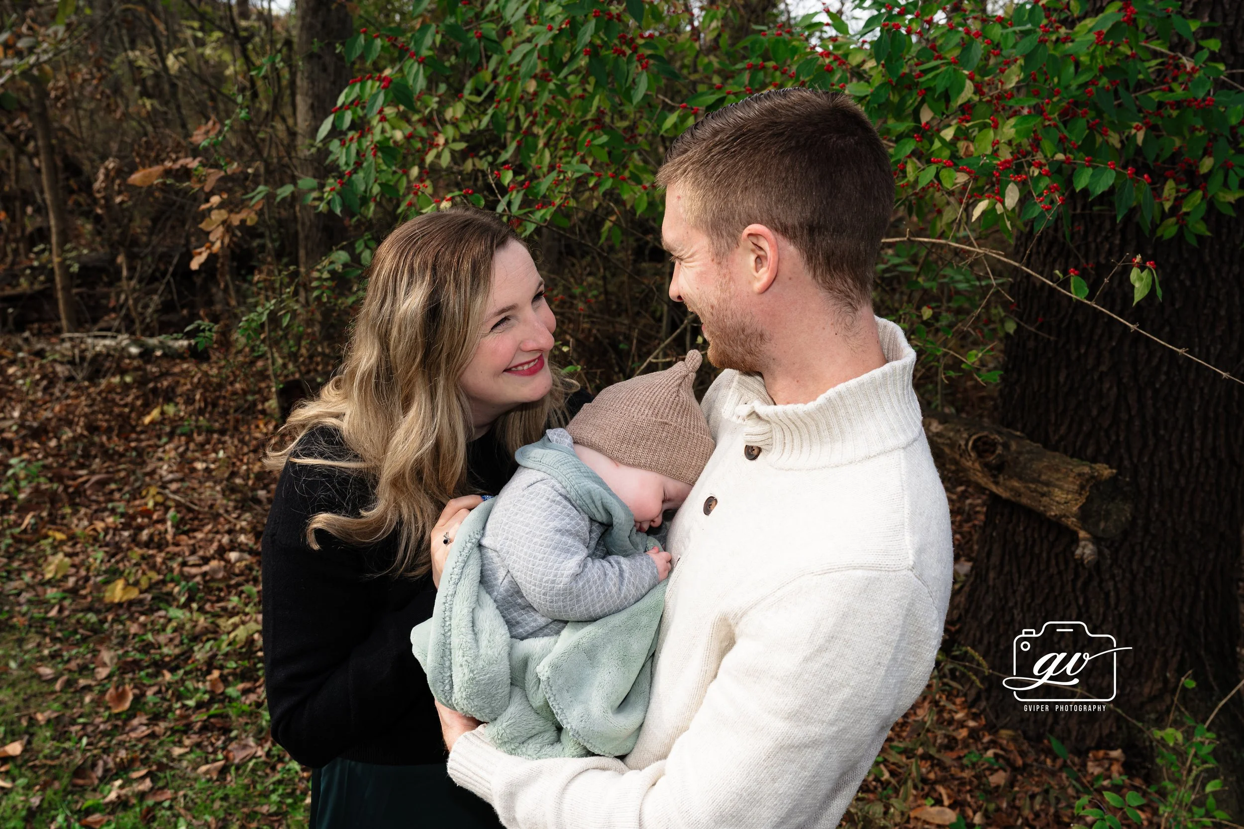 20251025-sneak-peeks-Bauer-Family-Session-GViper-Photography-13.jpg