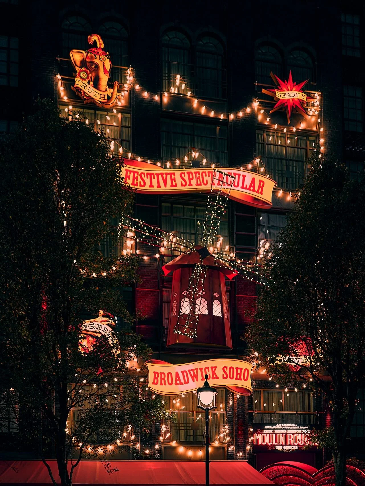 A Taurus Full Moon, Cosmic Cocktails, A Manifestation Workshop!! ⚡️❤️&zwj;🔥✨💓♉️ 🌕 🍹 

I was over the moon 🌝to be asked to host a workshop at this dinner with @herradurateq the lucky horseshoe tequila! 

Taurus is *the sign* of abundance and mate