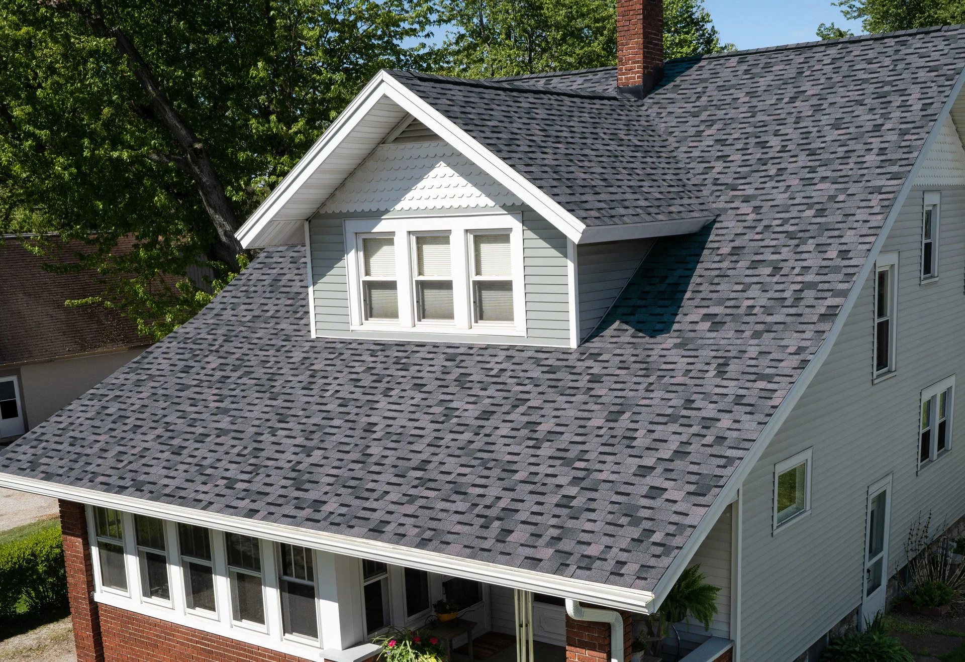 Owens Corning TruDefinition Duration Shingles Midnight Plum Beauty shot RGB_lightbox.jpg