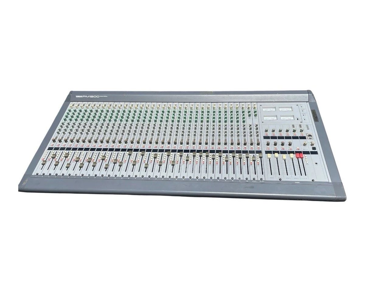 YAMAHA_PM1200.jpg