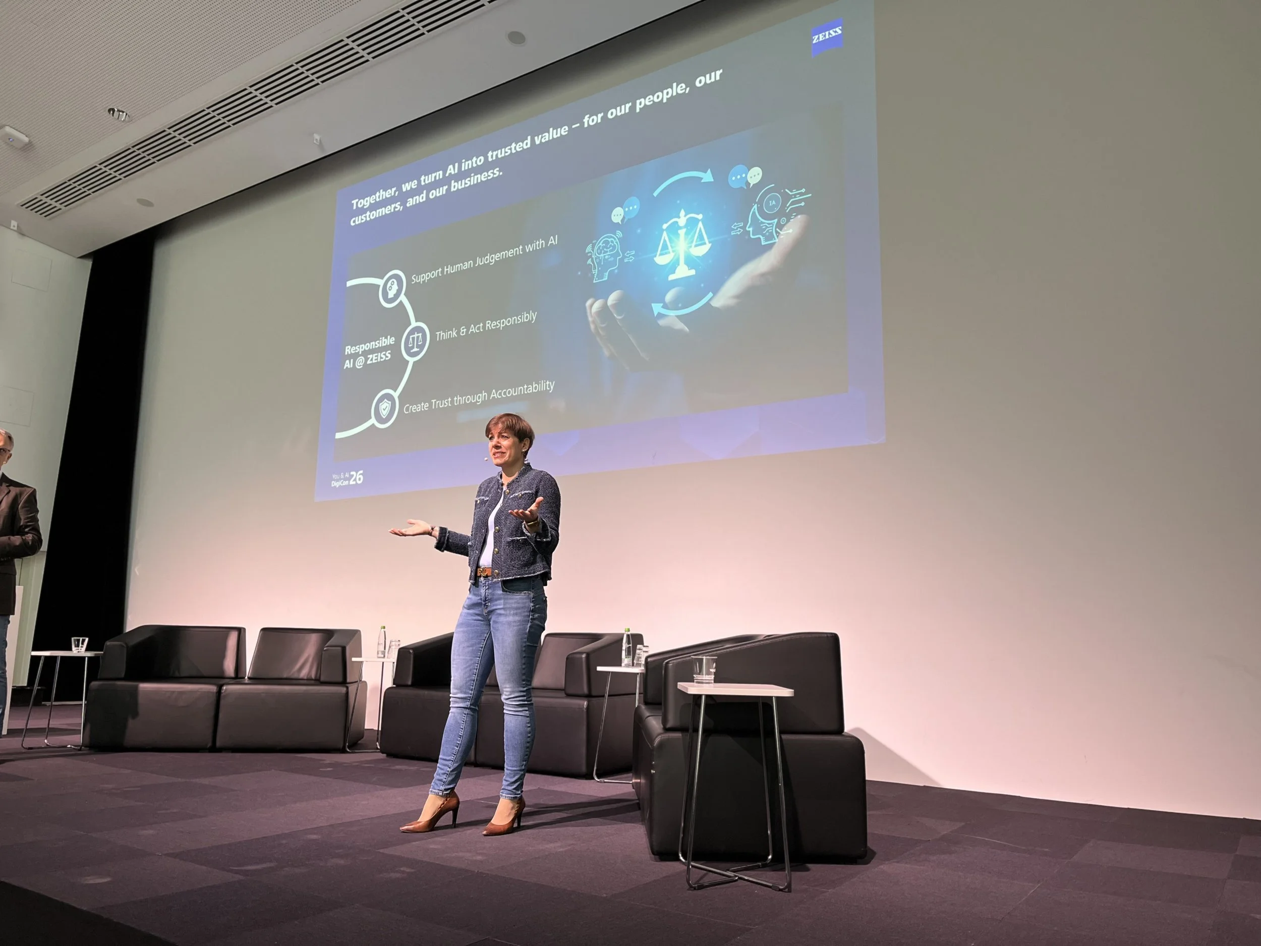 DigiCon-Alexandra-Wander-Presentation-Responsible-AI-AI-transformation-leadership.jpeg