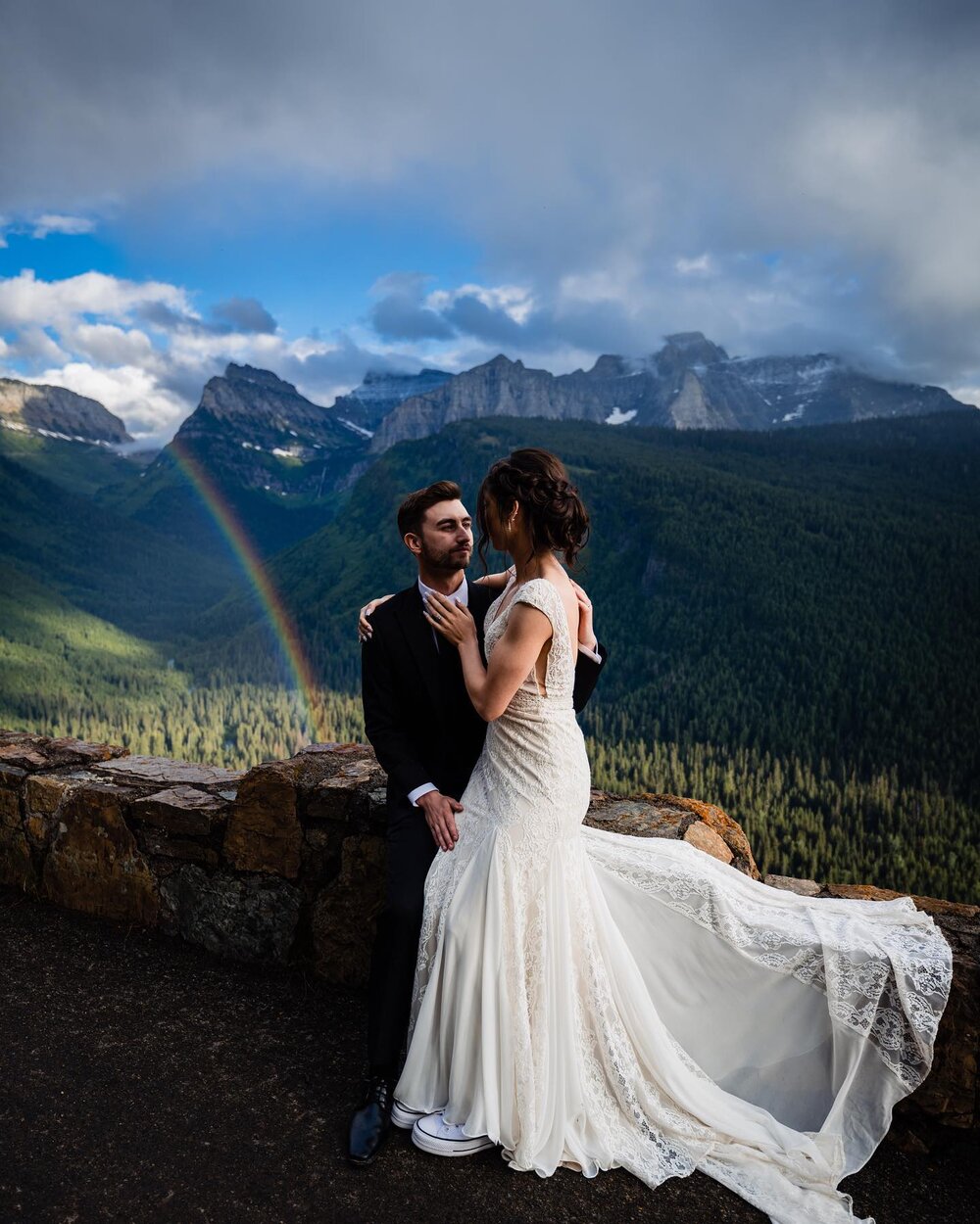 Sometimes it&rsquo;s like the rainbows just know it&rsquo;s an elopement day so they put on a show to celebrate! 🌈

Photographer: @lindseyjanephotographer
Celebrant: @marryin.berry 
Makeup: @cloud_marcela 
Hair: @boundlessbeautystudio 
Cake: @mounta