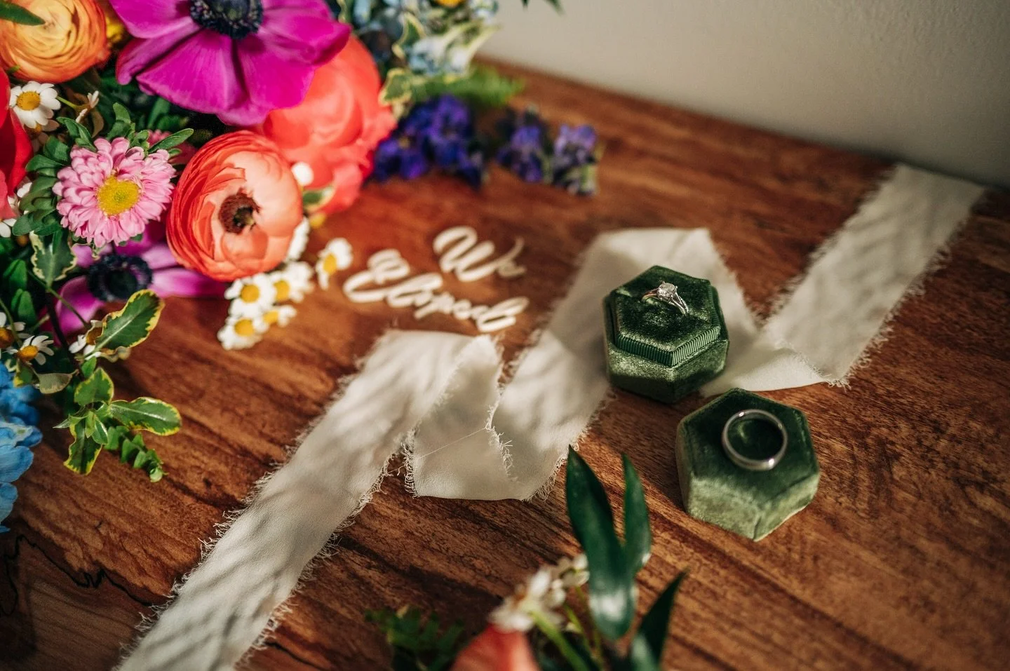 Details 👌🏻

Photographer: @jennifervernarskyphotography 
Florals: @mumsweddings 

#elopemontana #montanawedding #elopmentphotographer #elopement #elopementmagic #montanamoment #montanaelopement #montanabride #glaciernationalpark #glacierwedding #gl