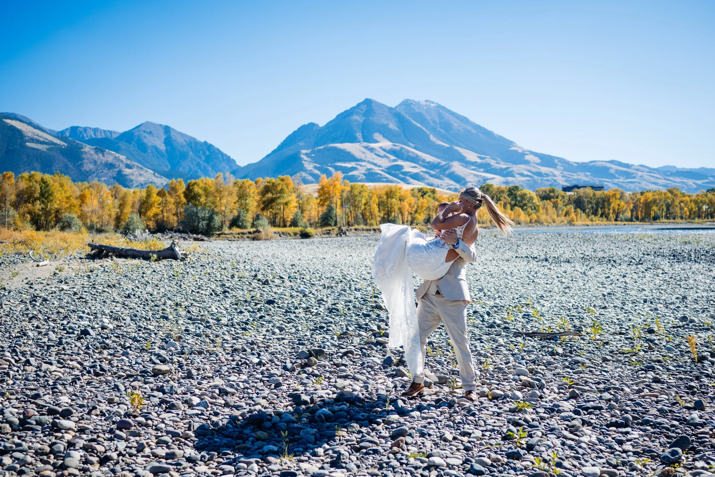 lindseyjanephotography_couple_YR0065.jpg