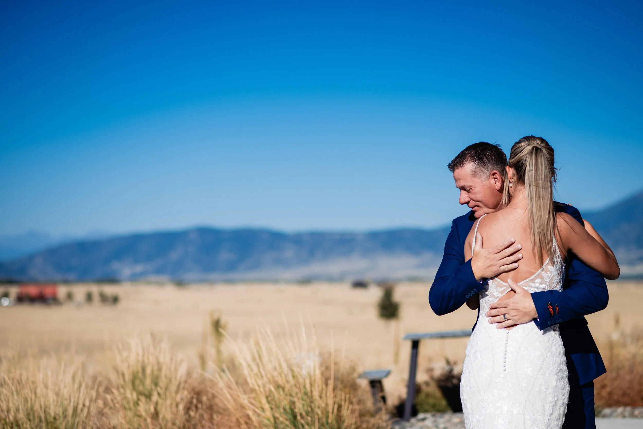 lindseyjanephotography_firstlook_dad0010.jpg