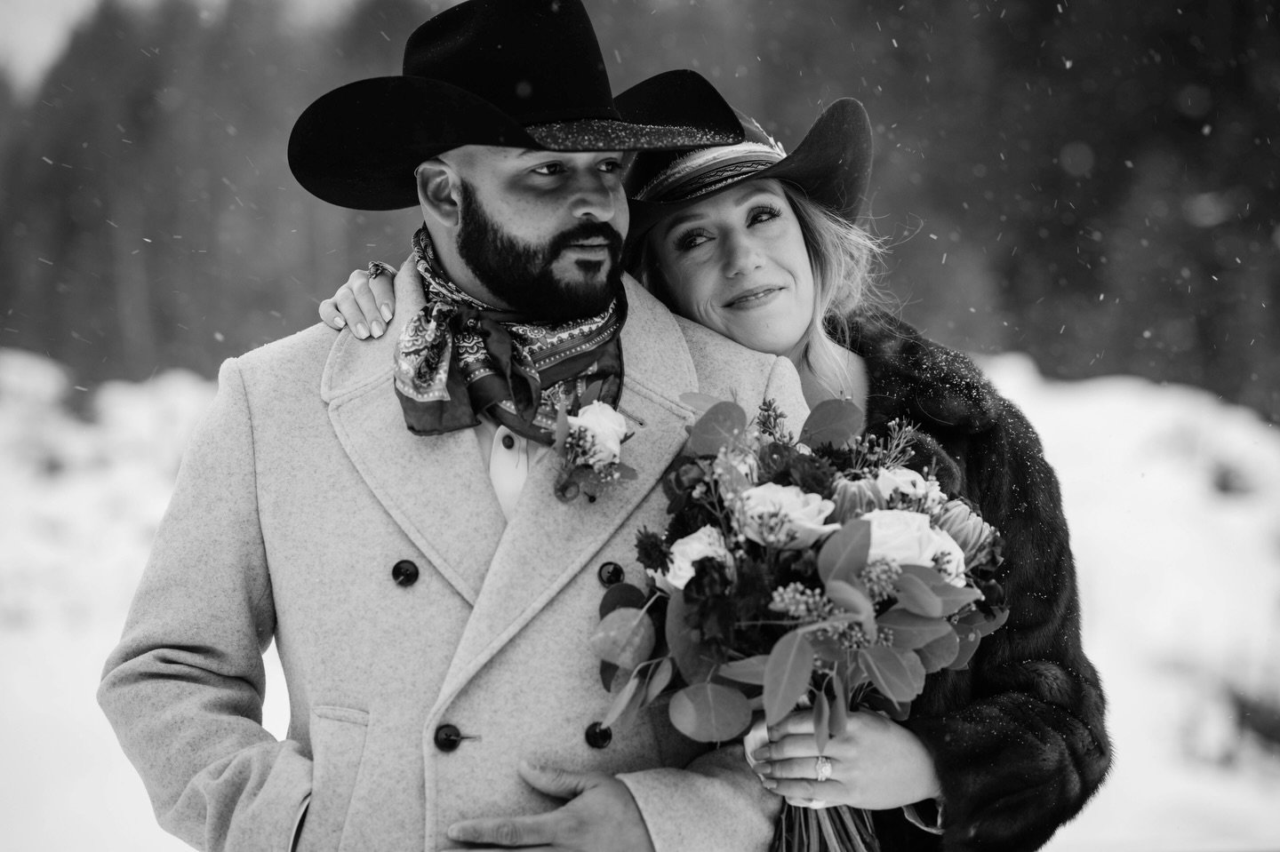 Sara &amp; Marcus exchanged vows with frozen fingers on Lake McDonald, wore custom Kemo Sabe hats with their brand, rode a mechanical bull, and wrapped up the night with a first dance in a dive bar&hellip;YEEHAW!! More photos on our blog 🤠

Photogra