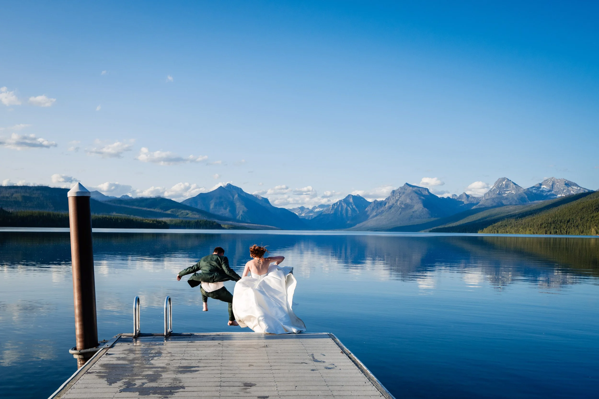 elopemontana_lakejump0014.jpg