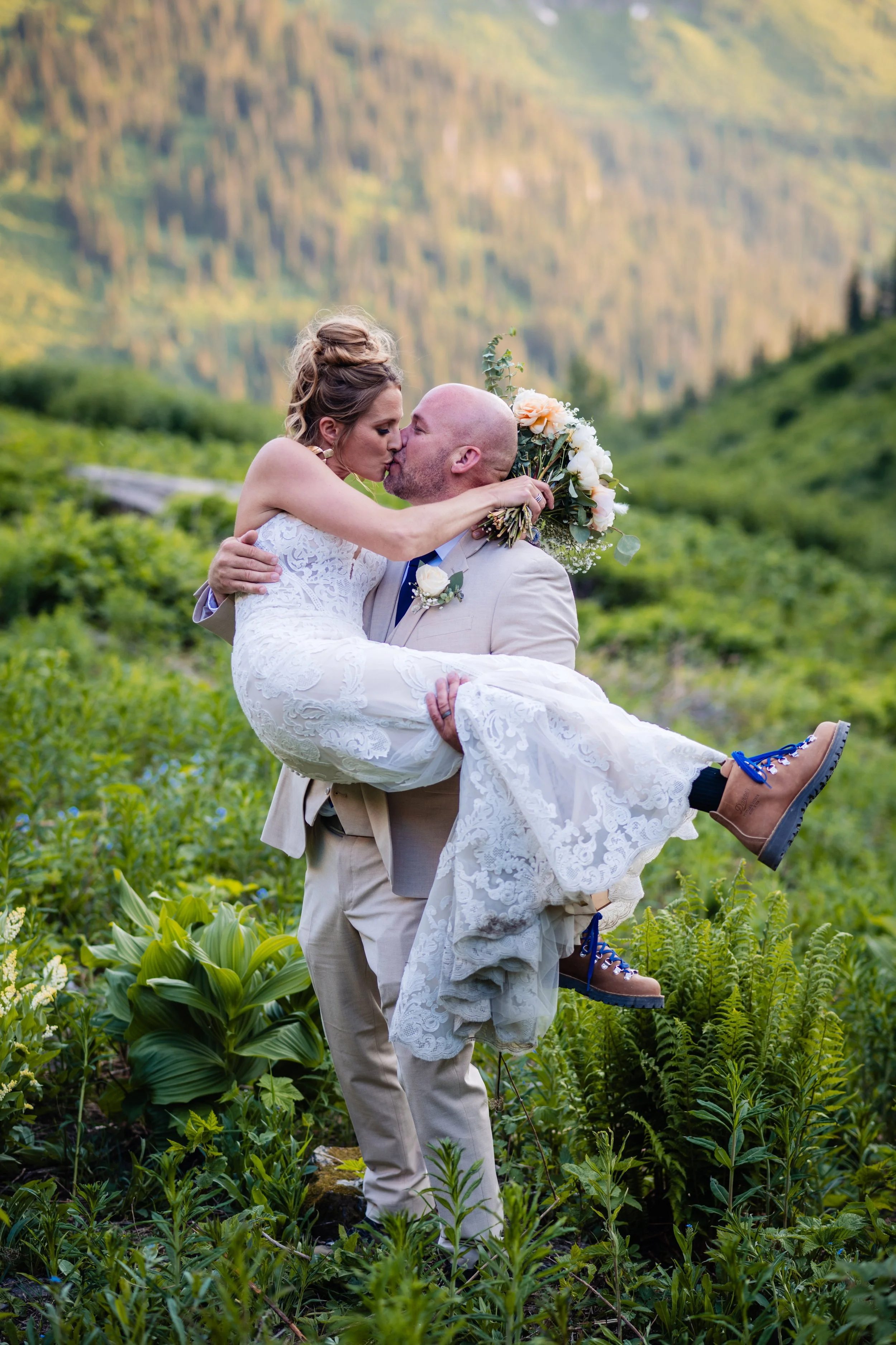 elopemontana_couple0227.jpg