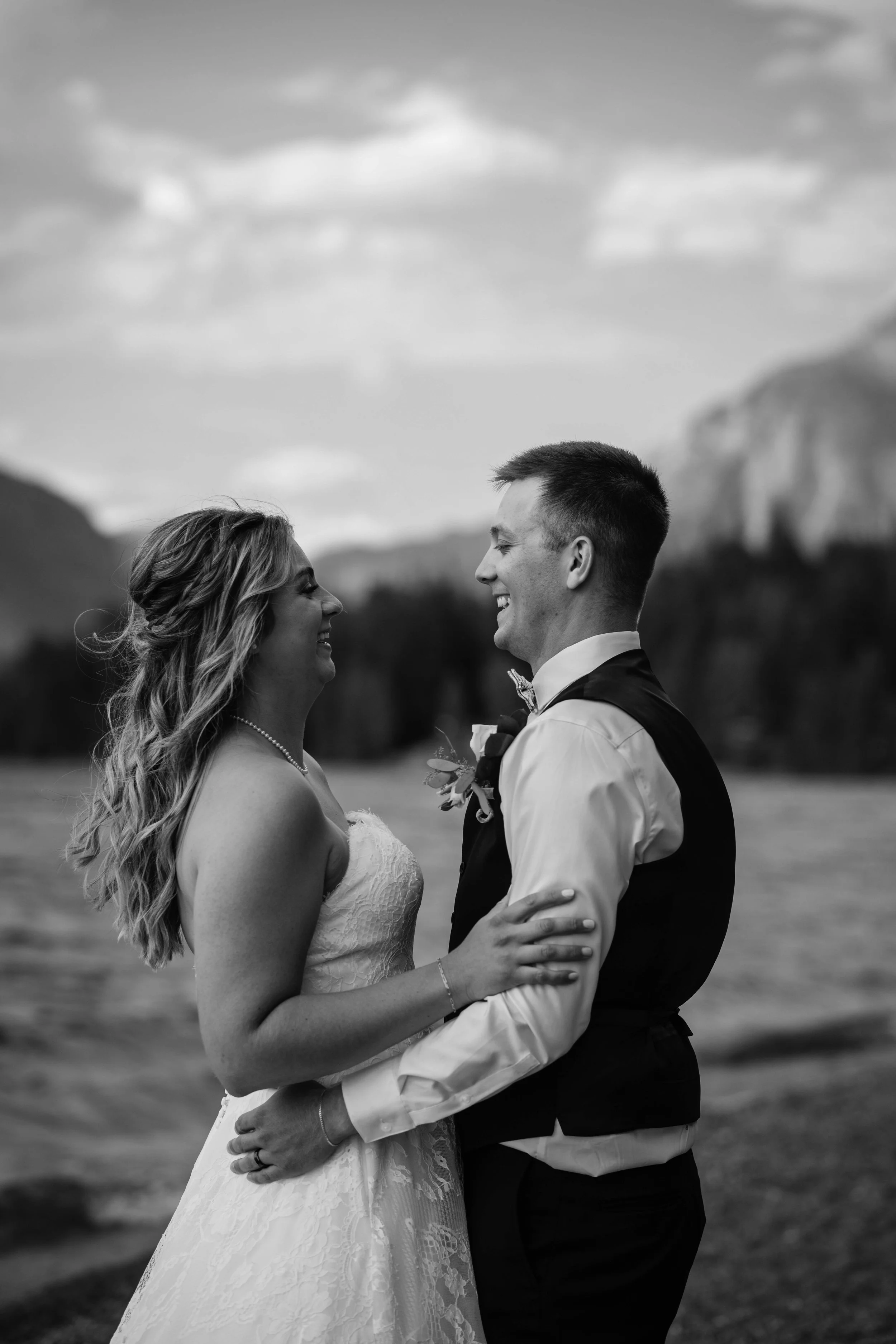 elopemontana_couple0035.jpg