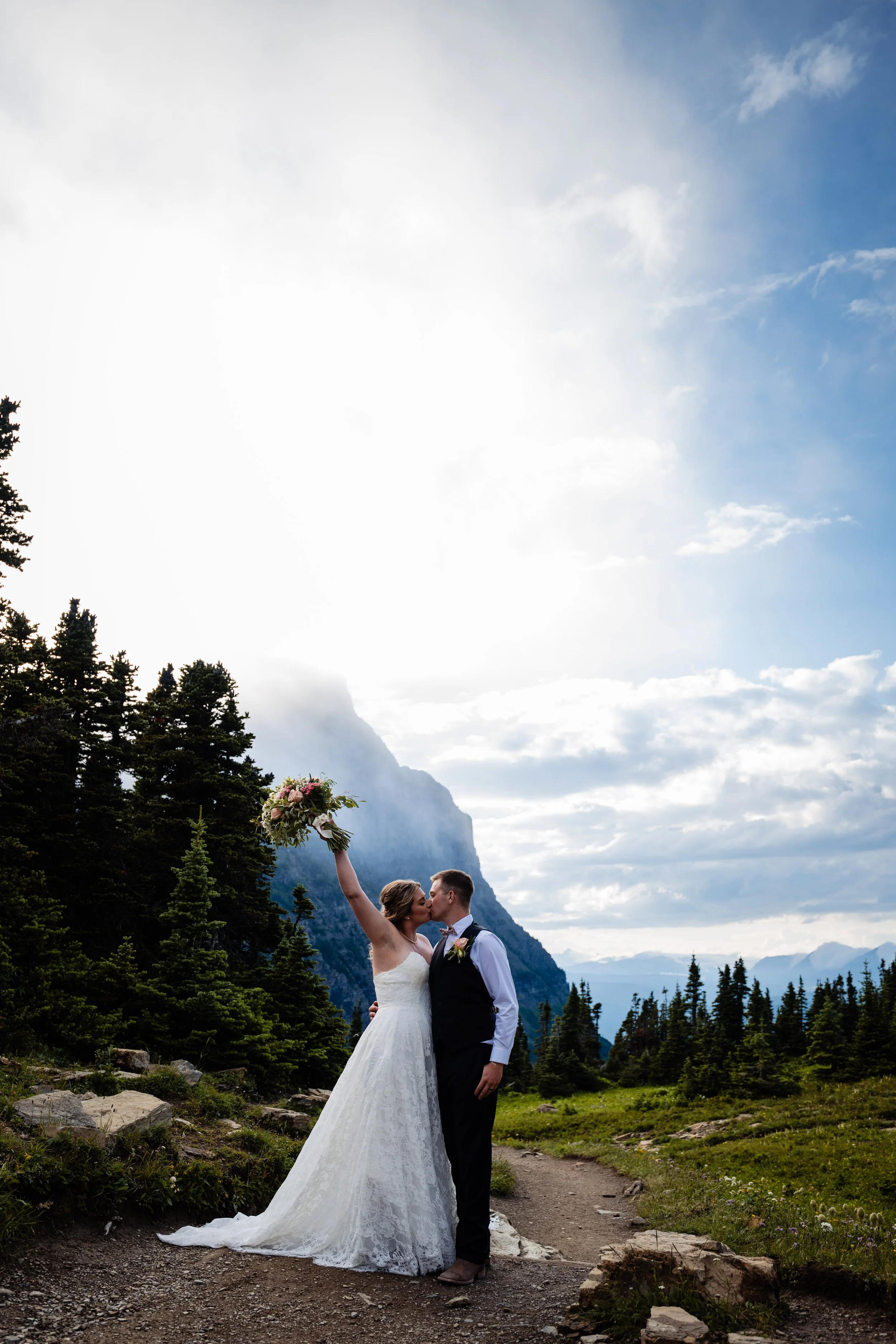 elopemontana_couple0076.jpg