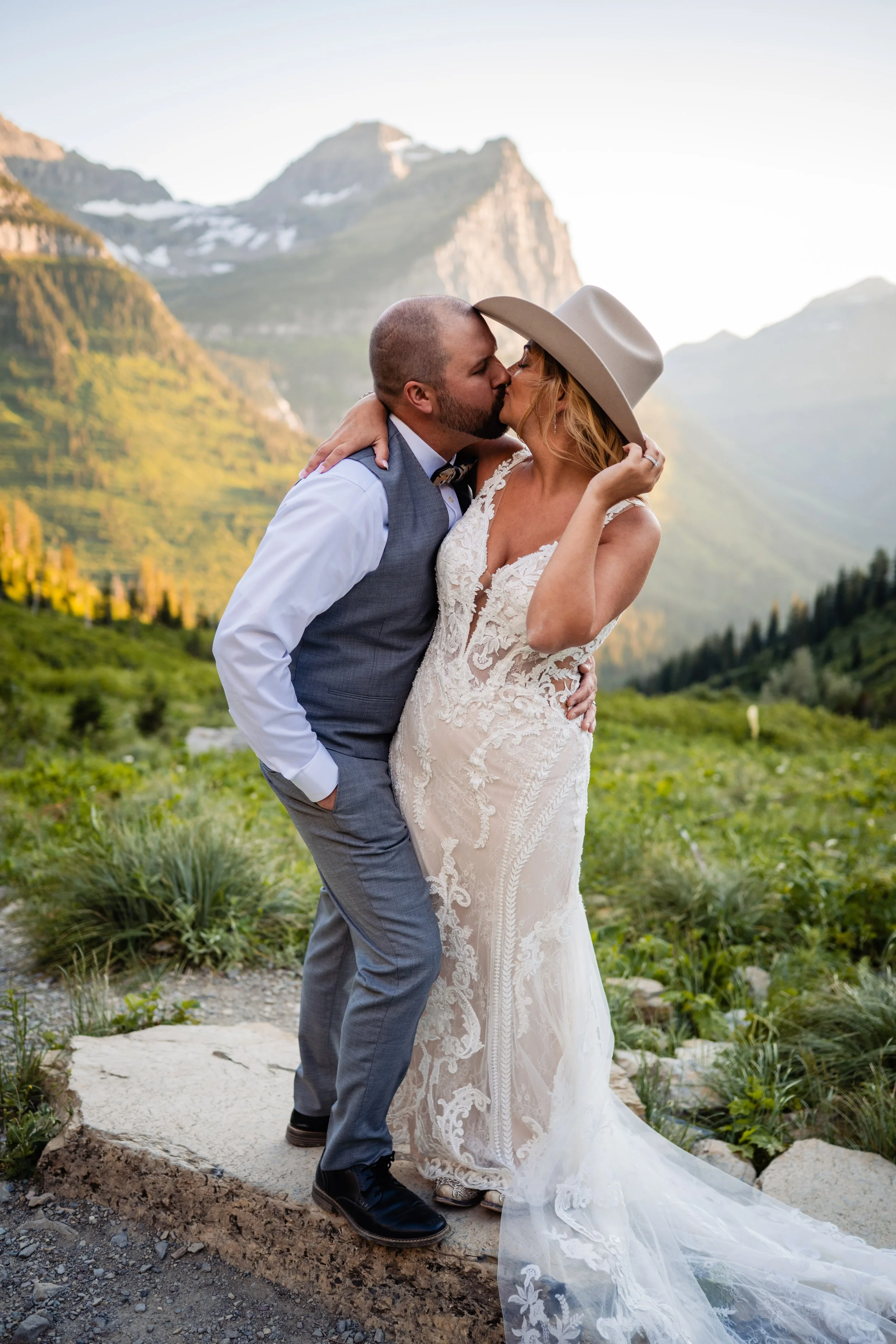 elopemontana_couple0138.jpg