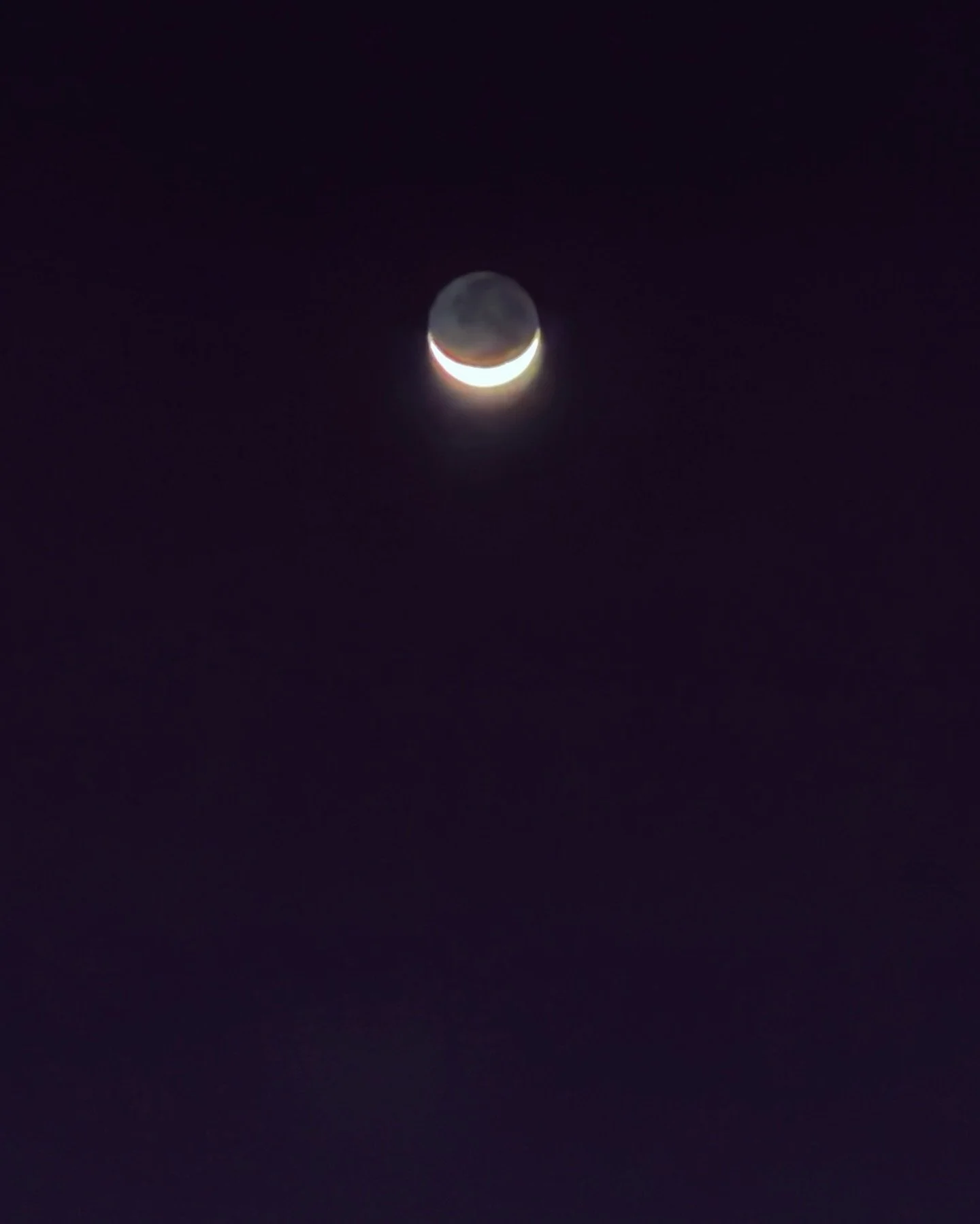 Happy moon-day, loves 🌙🫶 &amp; welcome to Aries ♈️ ☀️ season for the year. We&rsquo;ve officially been in it for a few days now, how did last Friday feel for you? On that day, the sun joined the moon in Aries, we shifted seasons &amp; mercury stati