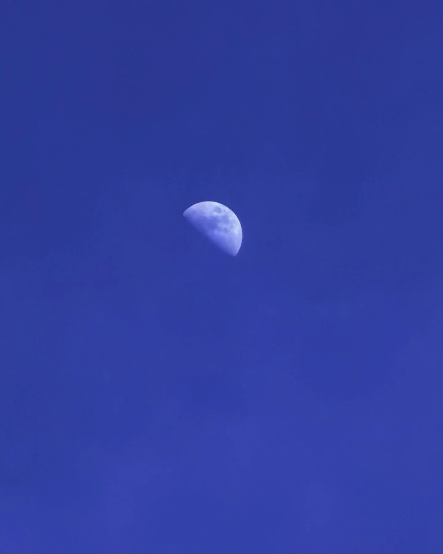 Happy moon-day, loves 🌙🫶 this week welcomes a big, beautiful, full blue moon in Sagittarius 🌕♐️ which feels extra auspicious. Blue moons are rare, they are when we have a second full moon within the same month, occurring every 2.5-3 years. What a 