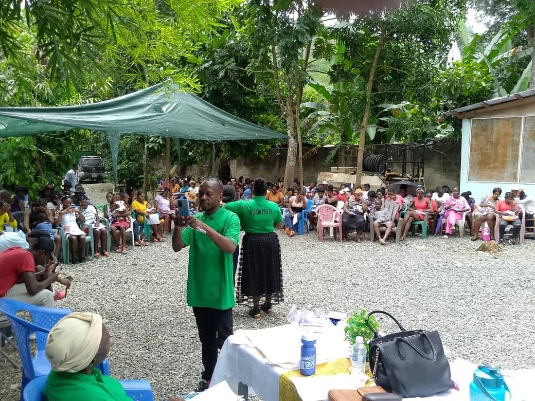 haitigrp2.JPG