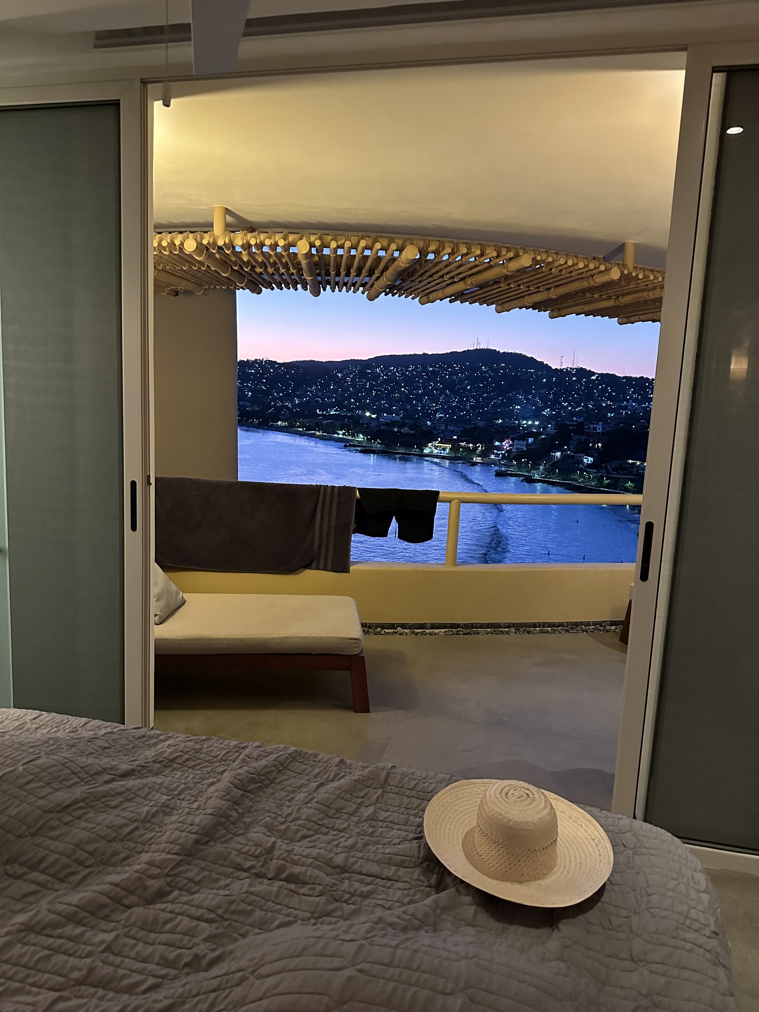Kau Kan Zihuantanejo