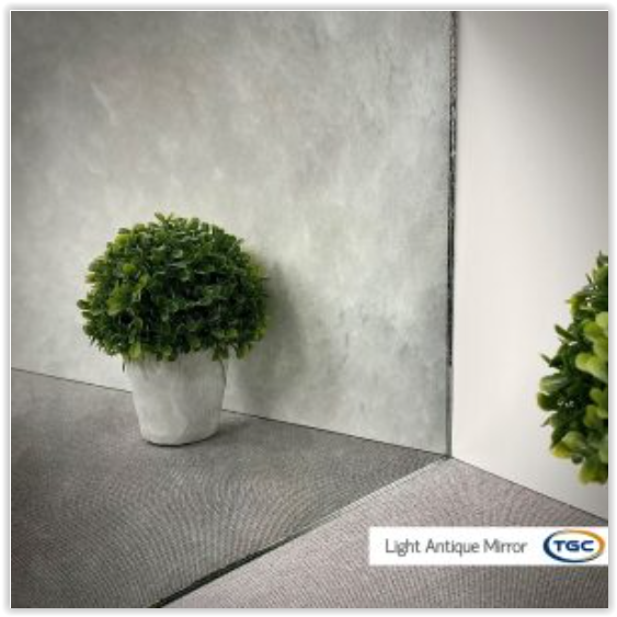 lightAntiqueMirror.PNG