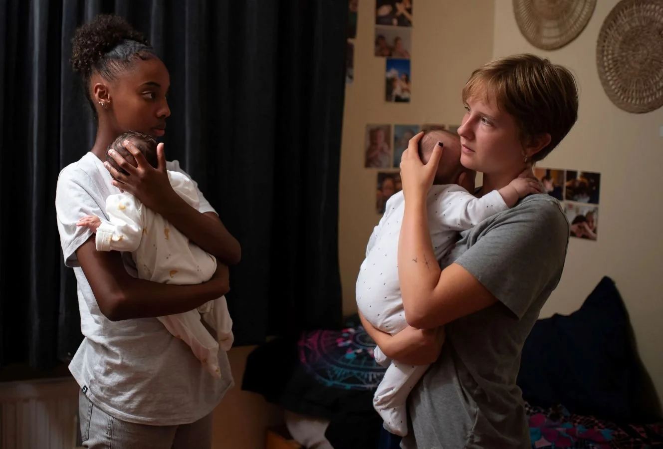 Premiere 13. august: YOUNG MOTHERS