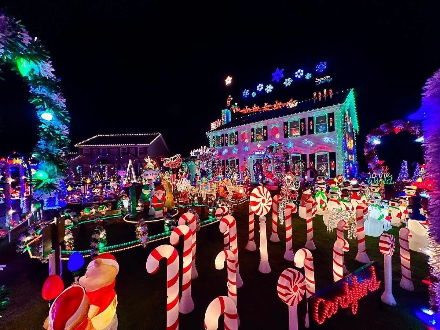 Best FREE Christmas Light Displays in Cleveland Area