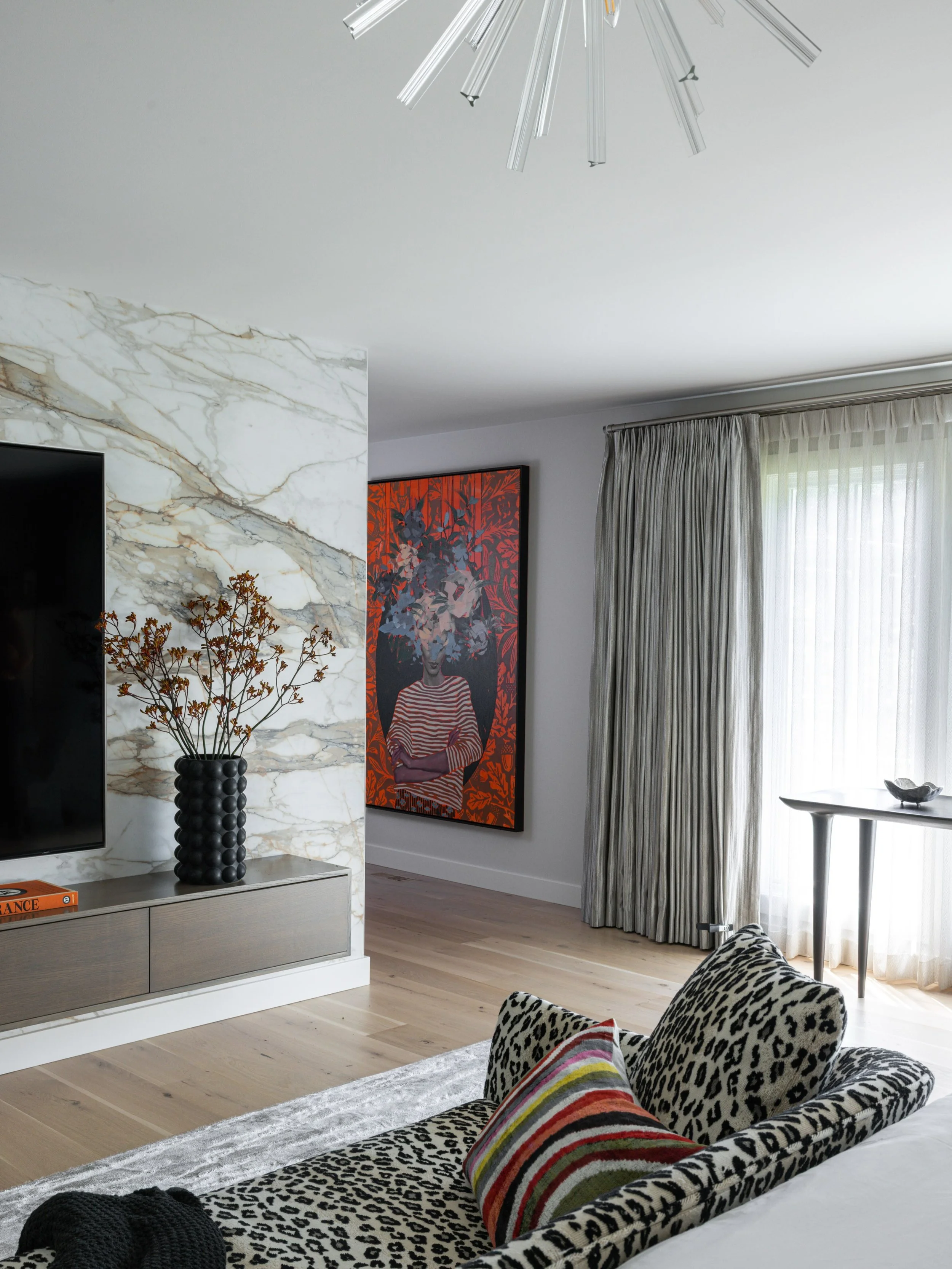 A neutral palette doesn&rsquo;t have to be predictable. ✨ It&rsquo;s the perfect backdrop for bold art, sculptural details, and unexpected pattern&mdash;proof that restraint and personality can seamlessly coexist&hellip;&hellip;&hellip;&hellip;&helli