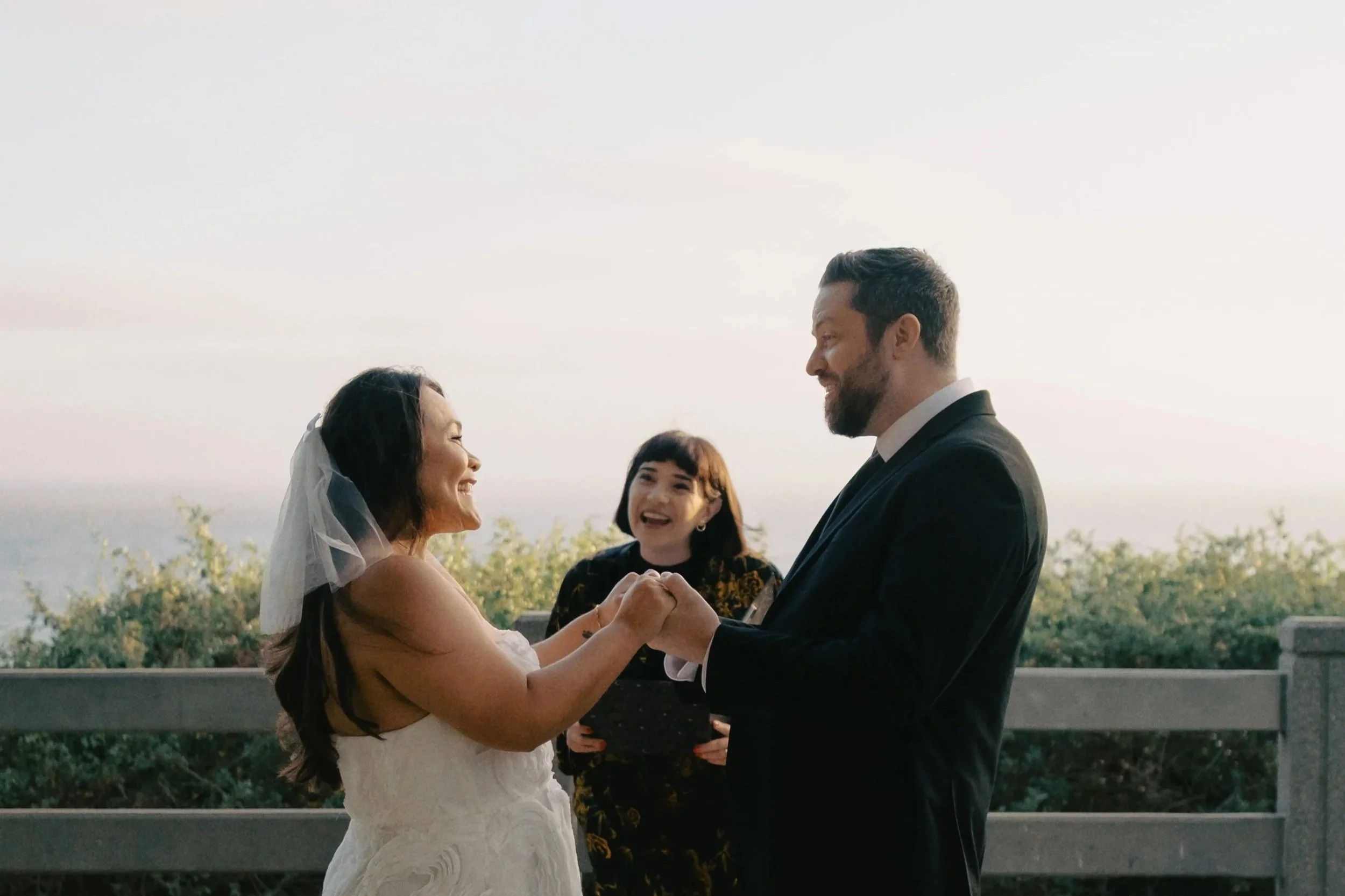 Couple in Santa Monica, Los Angeles elopement ceremony with Cakewalk