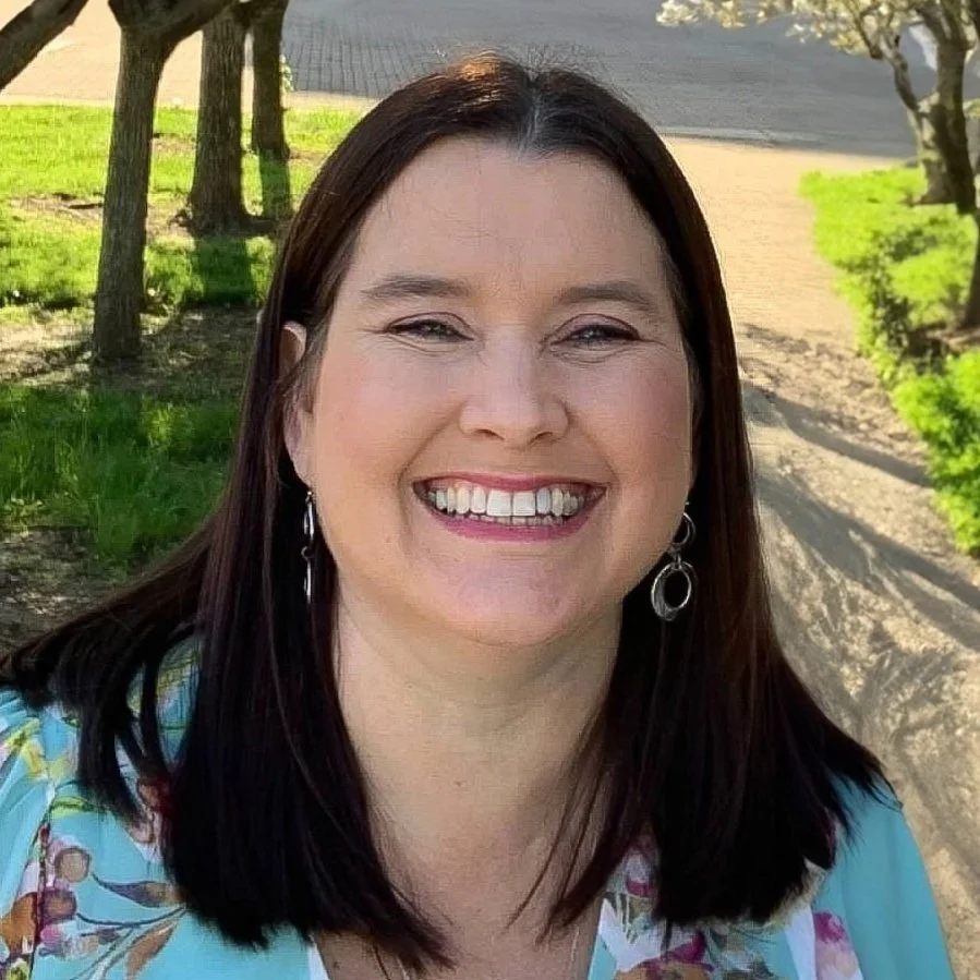 AngieMHeadshot (2).jpg