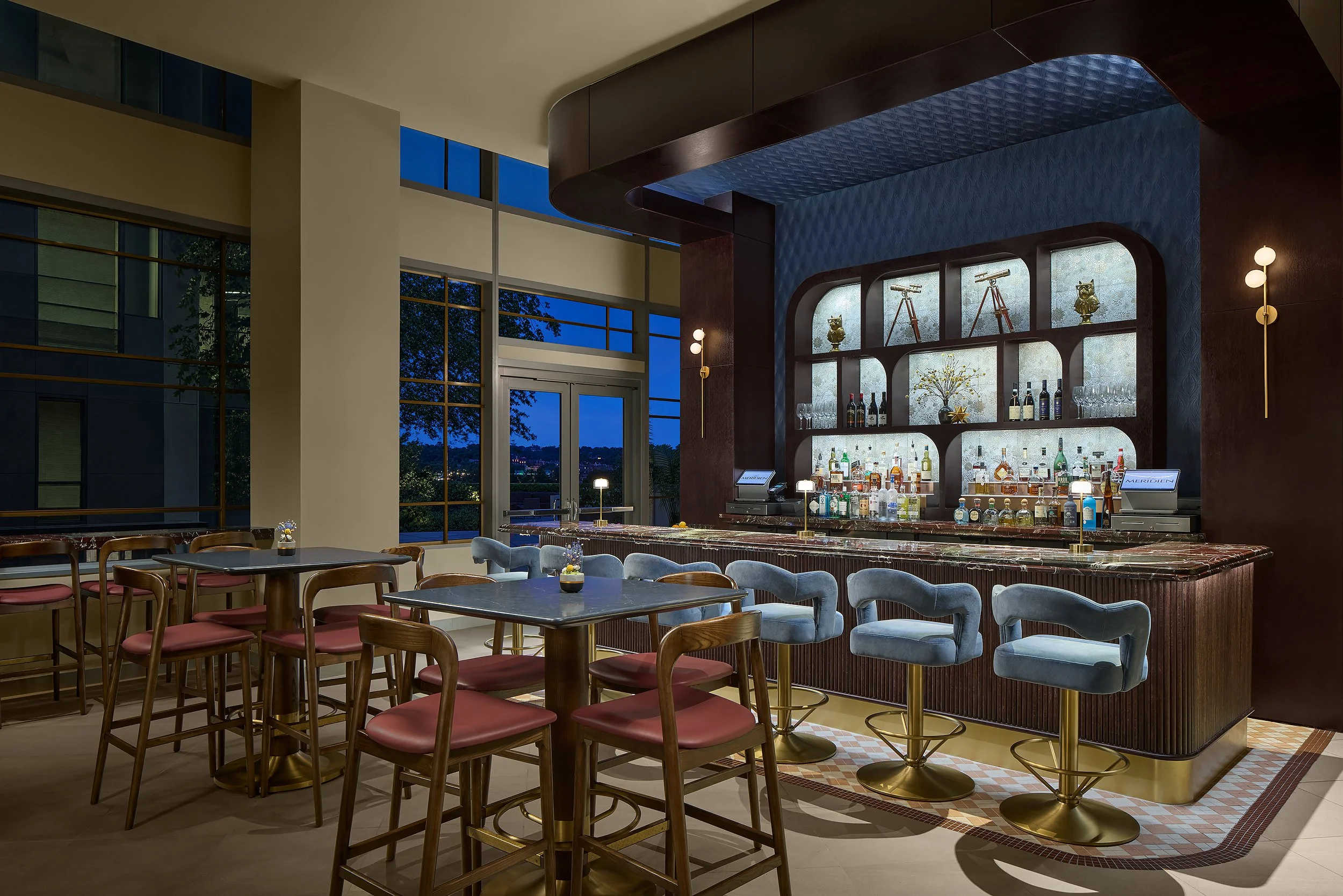 Nobel Fox Bar in the Le Meridien Arlington