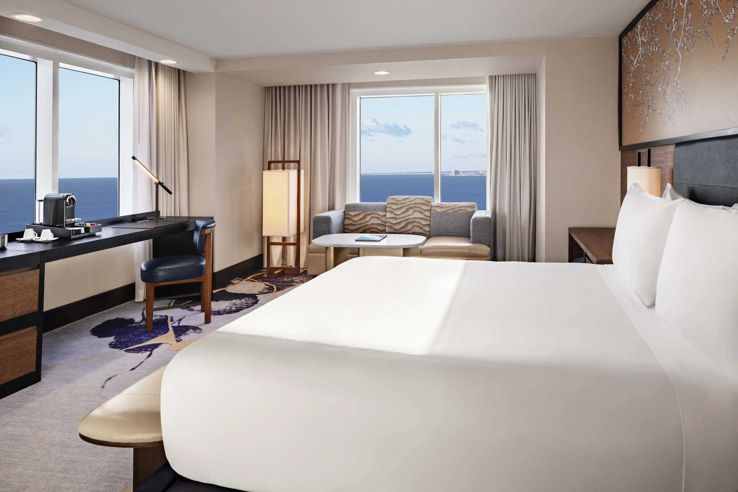 Premium_1_King_Panoramic_View_NWN1_4402_D1_321_cw1a.jpg