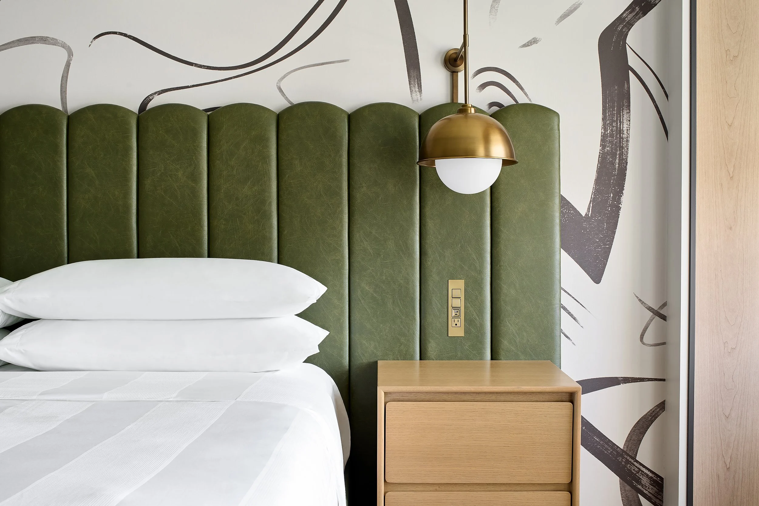 MH_WASUM_King_Bedside.jpg