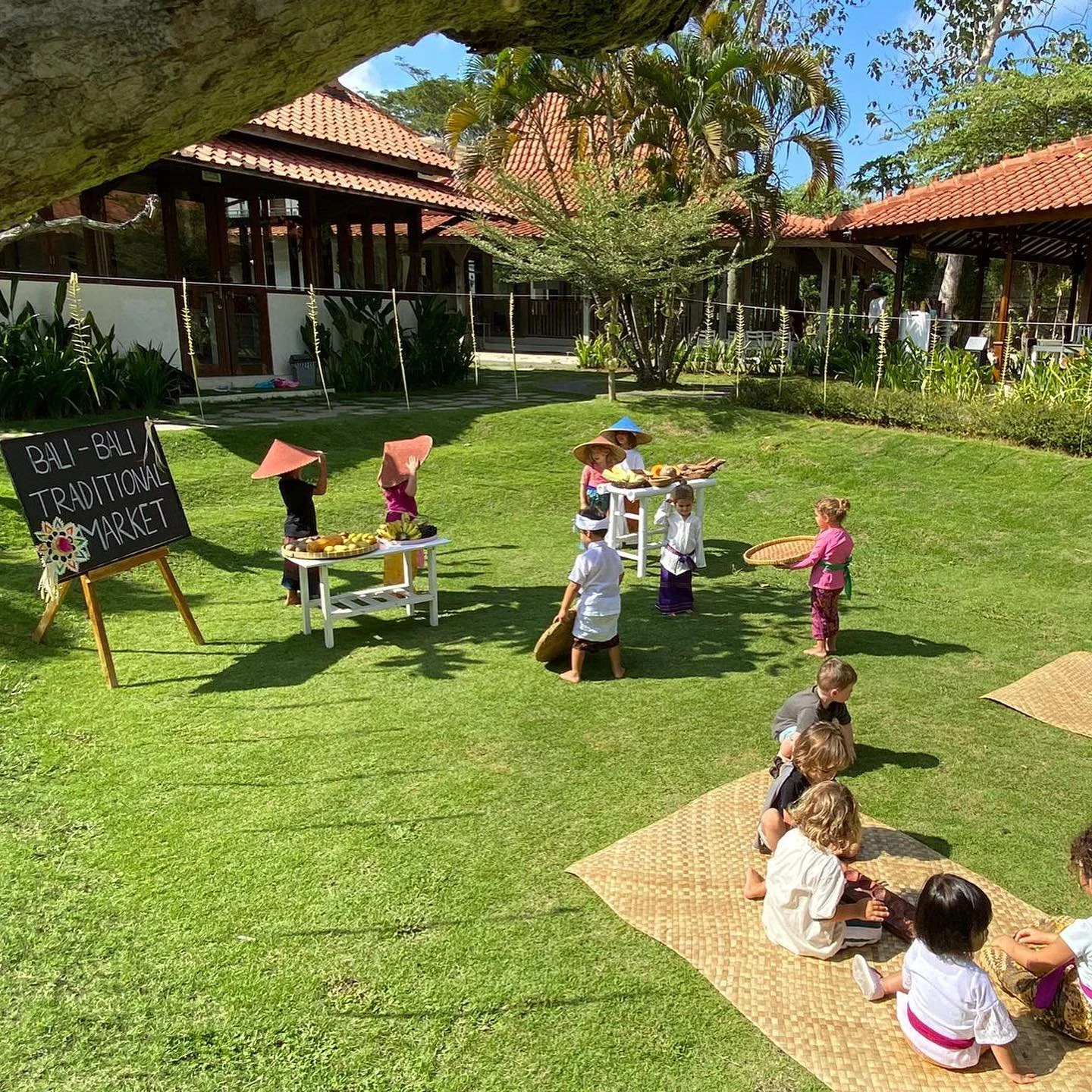 A day at Bali&rsquo;s Traditional Market (pasar) 🍠🧑&zwj;🌾🌽💚

#anakatelier
#theanakatelier
#greeneducation
#greencitizens
#sustainablecitizens
#sustainableeducation
#ediblegarden
#earlylearning 
#earlylearningbali
#lifelonglearning
#atelier
#natu