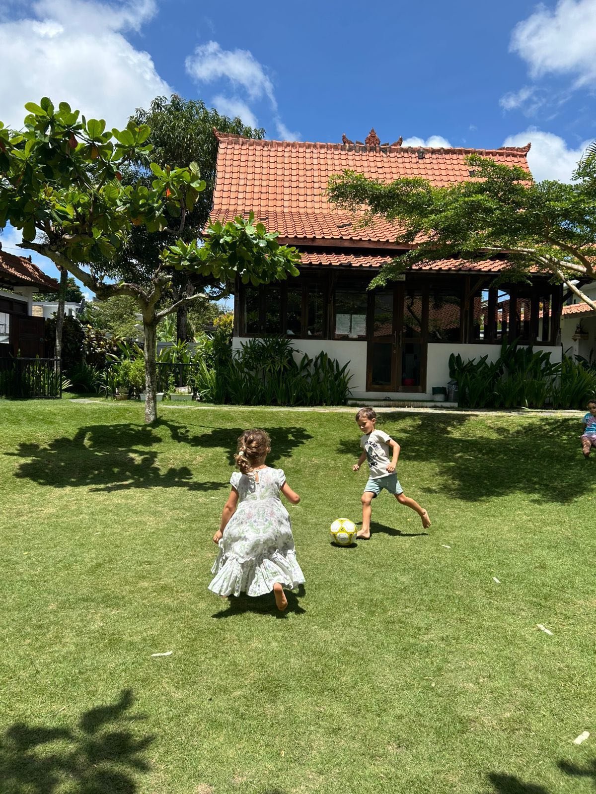 Sun&rsquo;s out, game on ⚽🏃🌞

#anakatelier
#theanakatelier
#greeneducation
#greencitizens
#sustainablecitizens