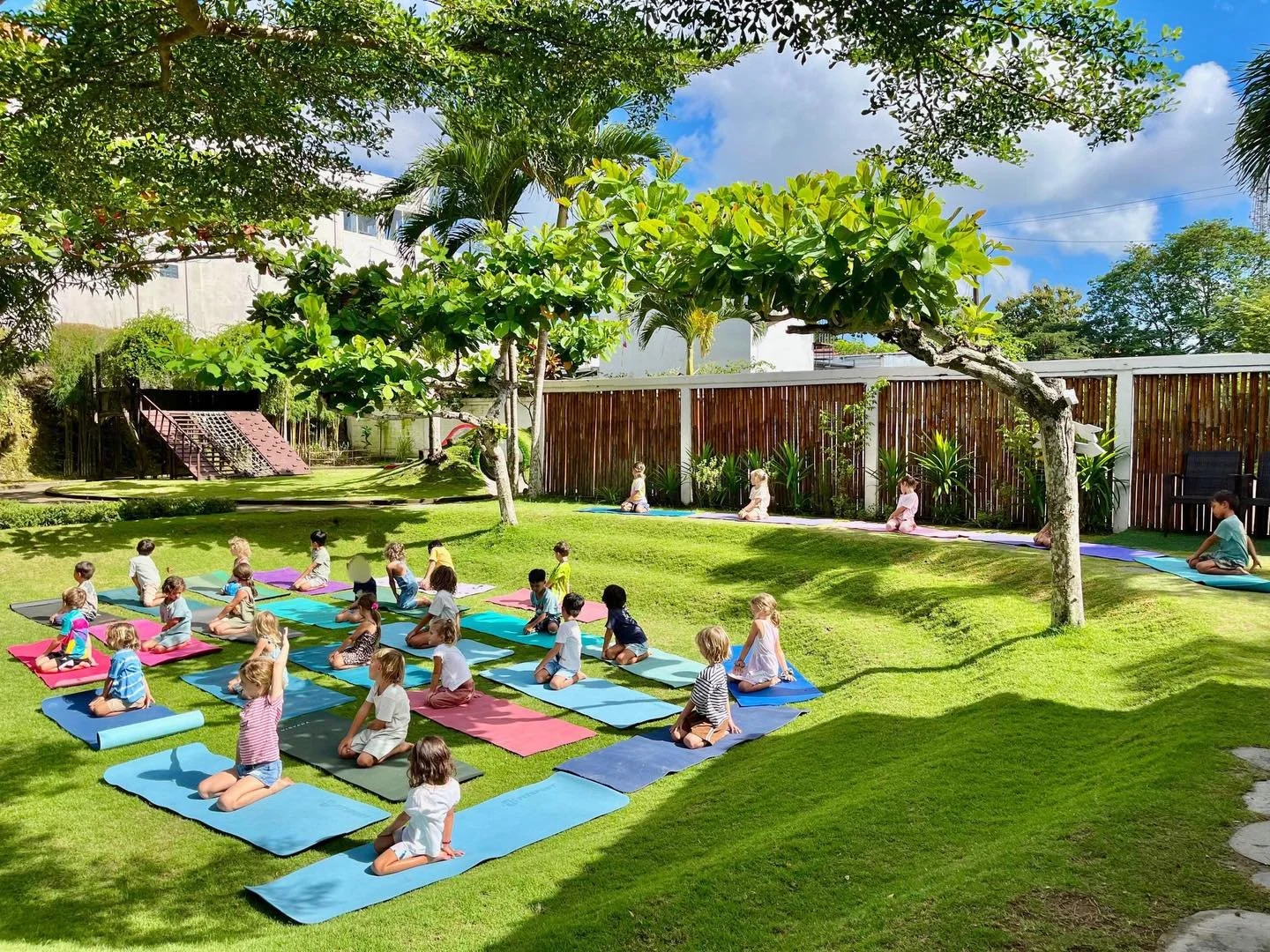 Morning yoga is always a good idea🧘&zwj;♀️🌞

#mindful
#mindfulmoments
#mindfulkids
#mindfulschools
#anakatelier