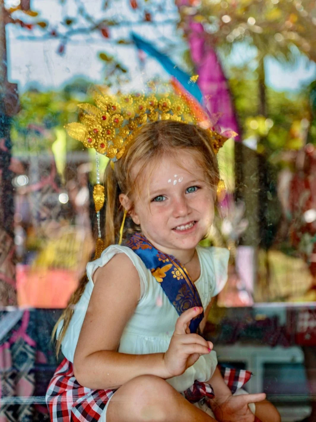 We love the bright and wonderful colors of Bali💐 Happy Weekend! 💚

#anakatelier
#balischool
#preschoolbali
#balikids
#balifamily
