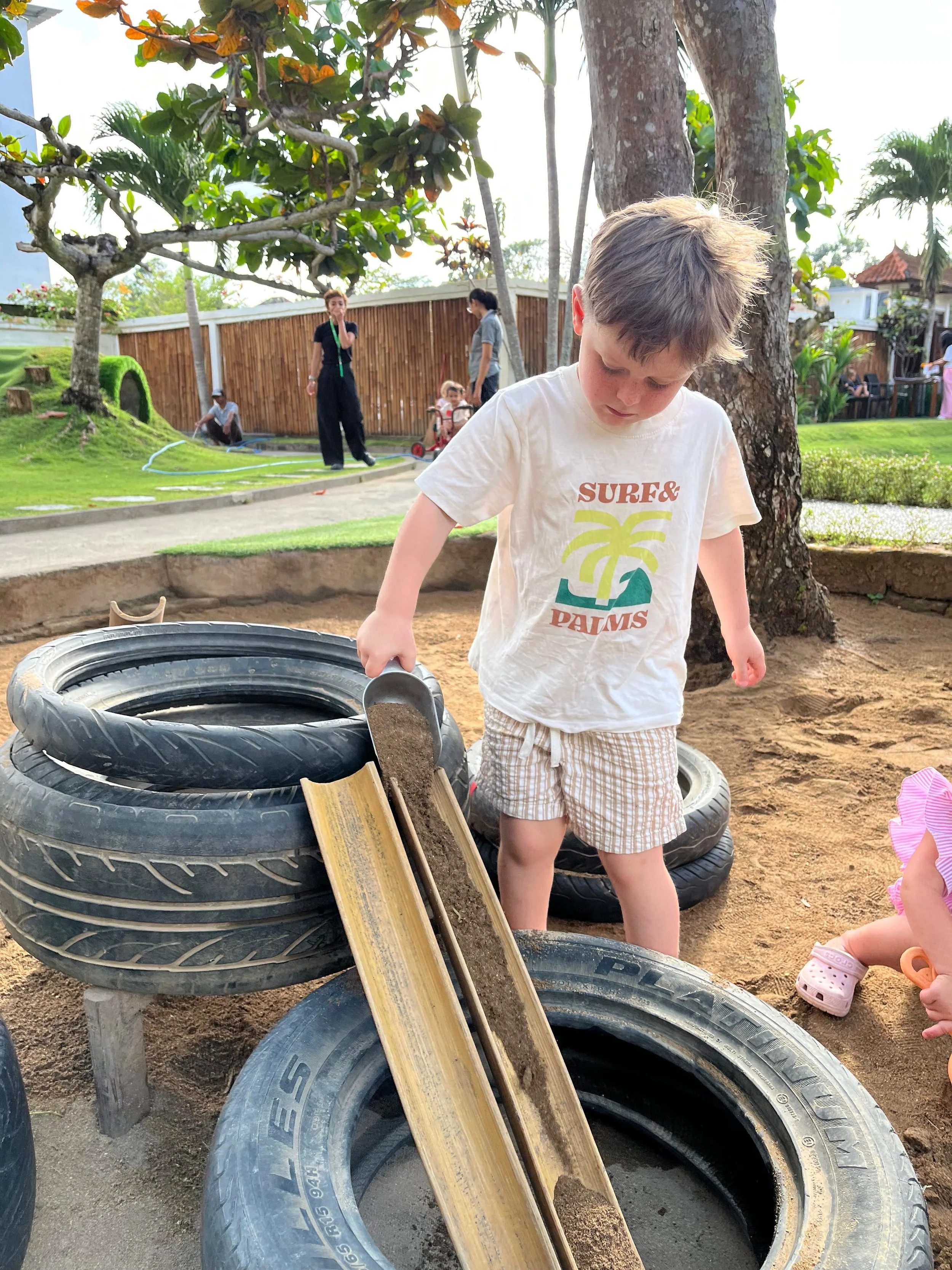 A sand play invitation👀

One moment it pours like water, and the next, it holds its form. Our young learners had a wonderful and engaging time testing this shape shifting sand. 🫗

#anakatelier
#balischool
#preschoolbali
#balikids
#balifamily