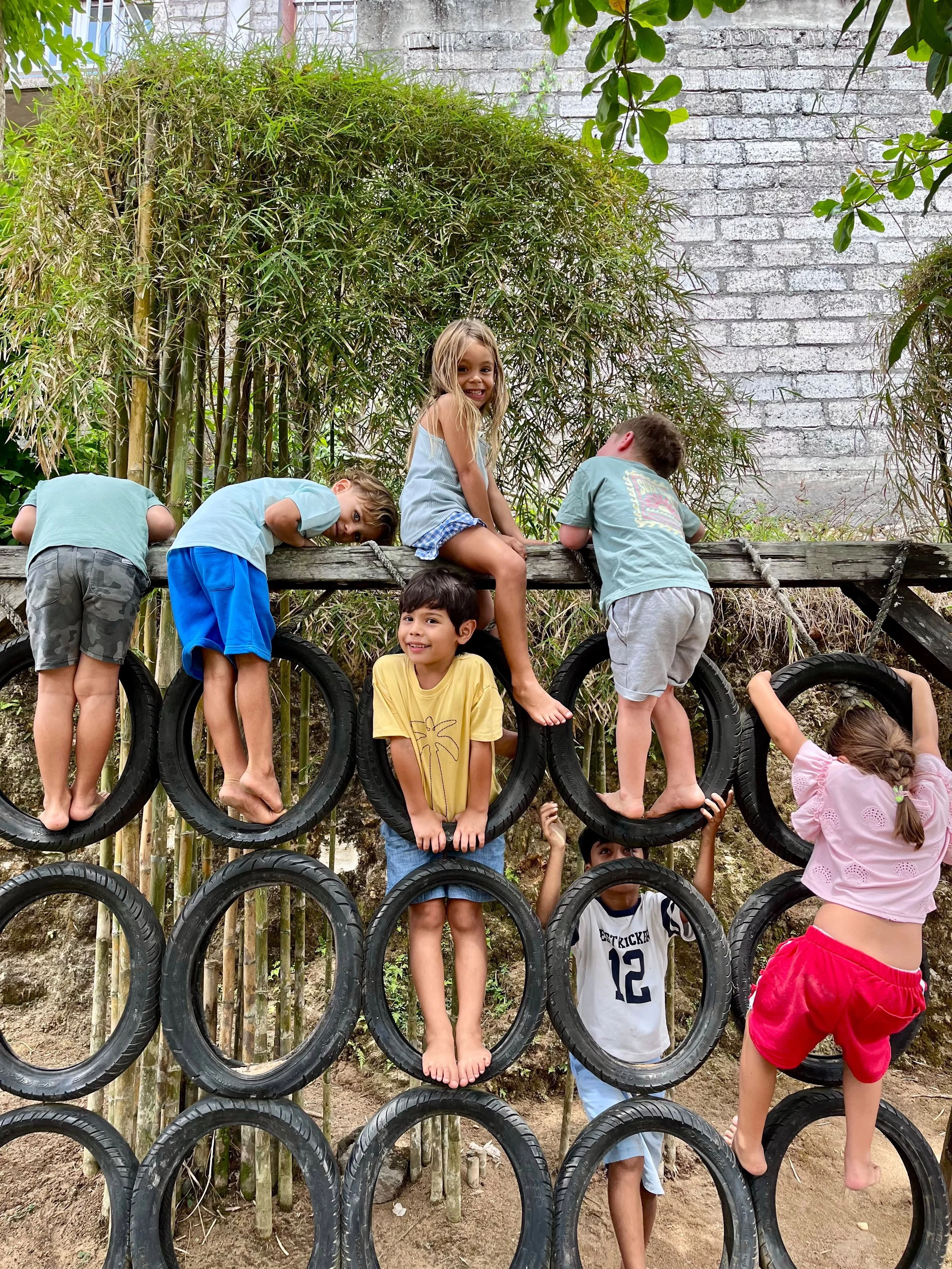 uh oh little climbers on the loose! 🧗&zwj;♀️

#anakatelier
#balischool
#preschoolbali
#balikids
#balifamily