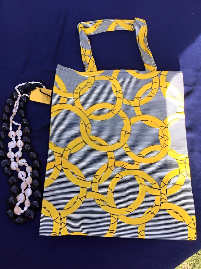 African Printed Cotton Insulated Bags – Customized Style with Interior Zipper - Awama Handmade