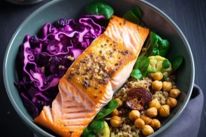 Pro: Bliss Bowl with Salmon, Spinach, Red cabbage, Roasted Cauliflower, Lentils, Chickpeas & Pistachios