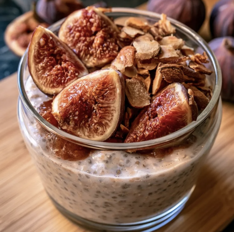For Pros: Overnight Oats with Chia Seeds, Fresh Fig Compote, Cinnamon, Vanilla, Toasted Almonds