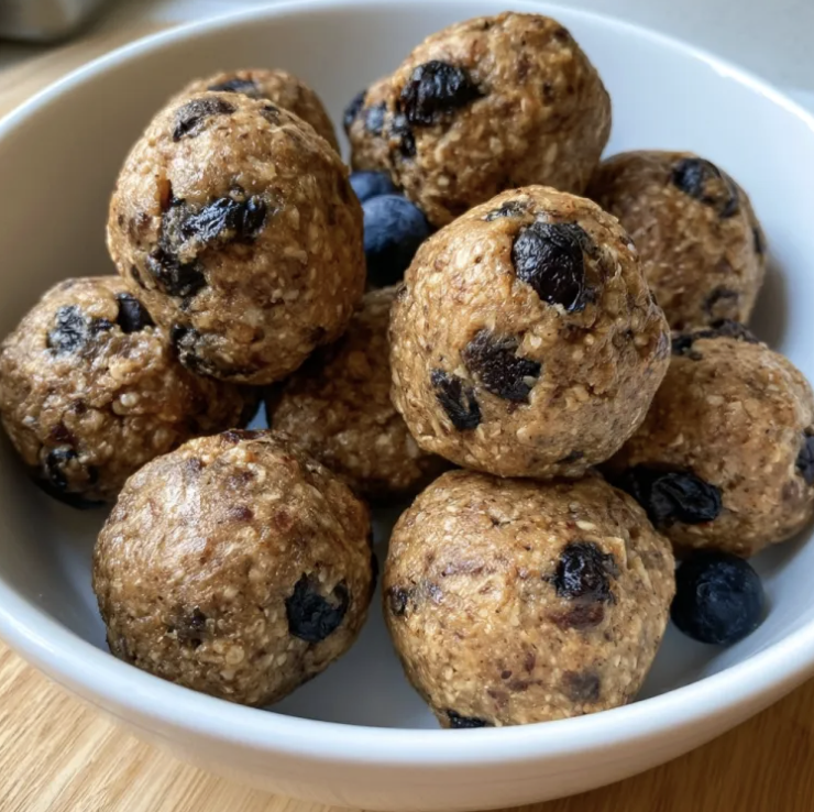 For Pros: Box of 6 Blueberry Muffin Energy Bites