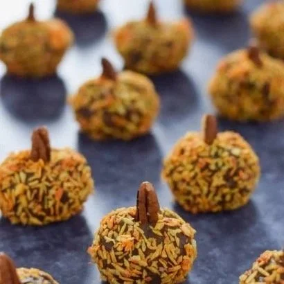 Pack of 6 Halloween Apple Cinnamon Energy Bites