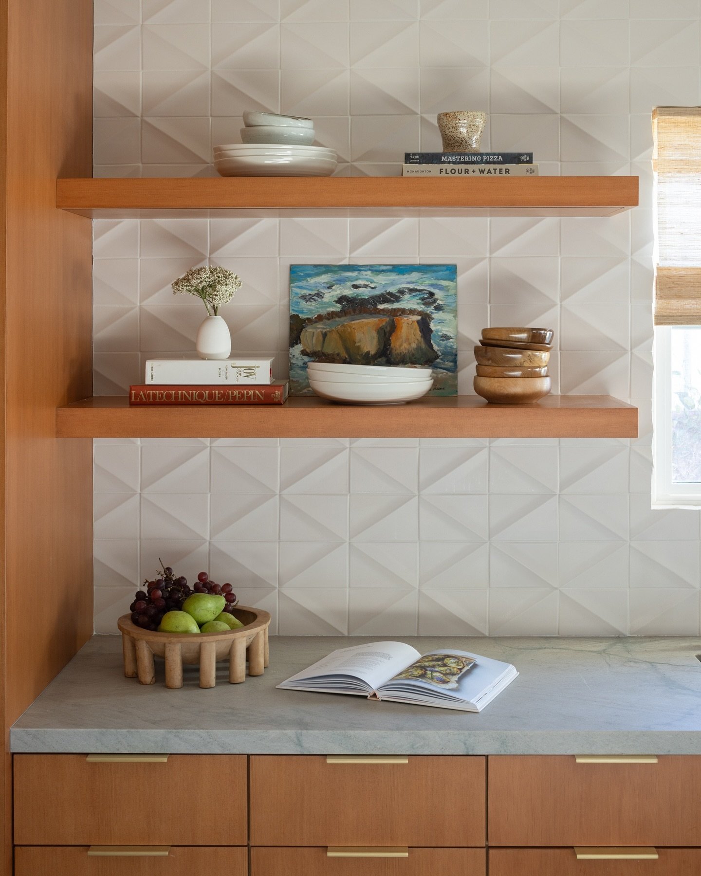 The daily used shelves is a great example that reflects the openness and effect of the remodeled space. #sundayshelfie at our Point Loma Bungalow project. 

Design | @kerimichelleinteriors 
Build | @sanmarcoswoodproducts 
Photography | @naderessaphot