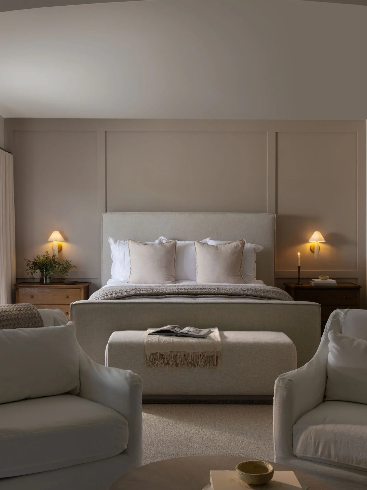 Dream primary bedroom 🤍 from our Cresta Vista project.

Design | @kerimichelleinteriors 
Photography | @pixelsandpigment 
Build | @n.brunobuilder 
Styling | @kerimichelleinteriors &amp; @california.home.builders