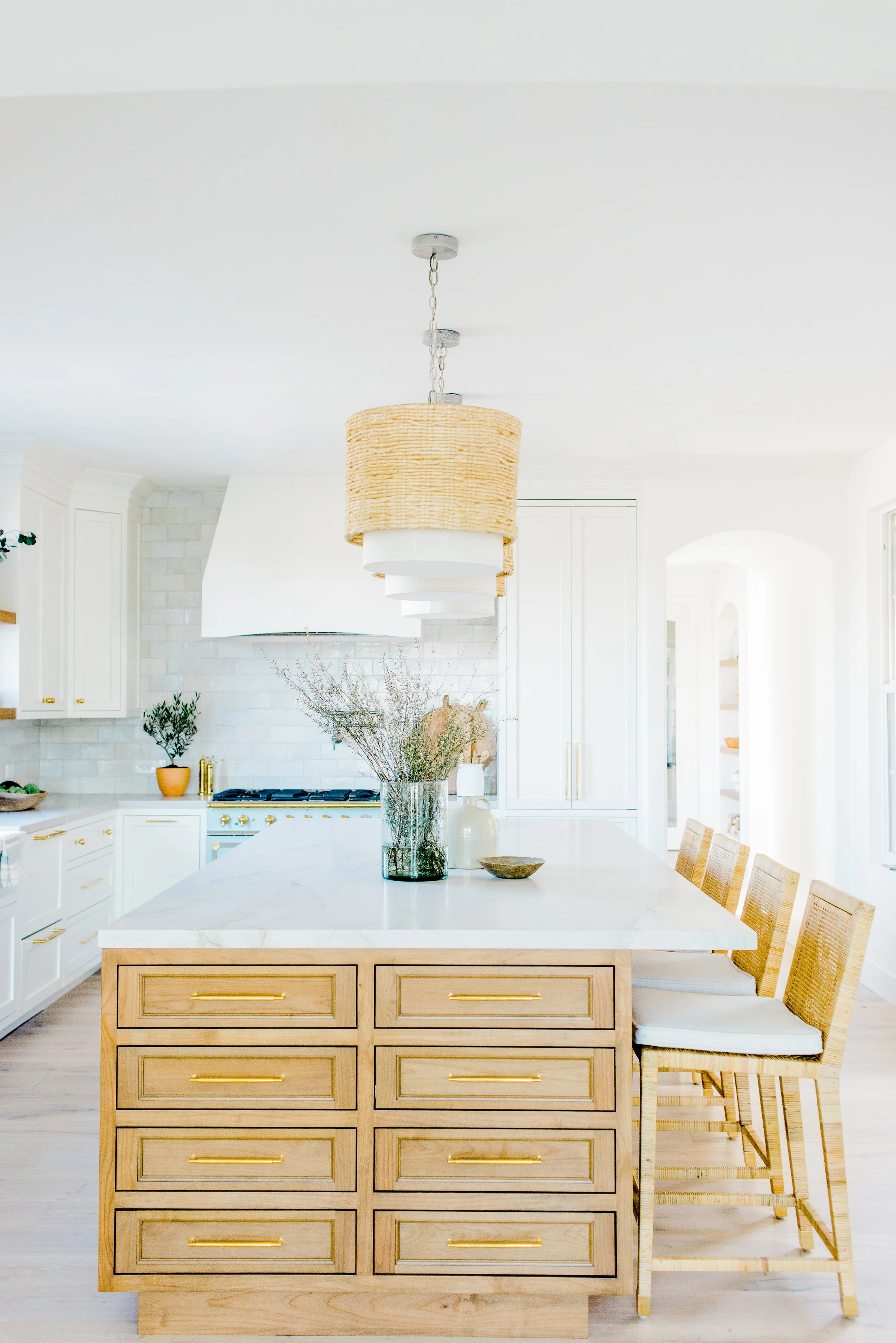 Expansive living space example for designing your home