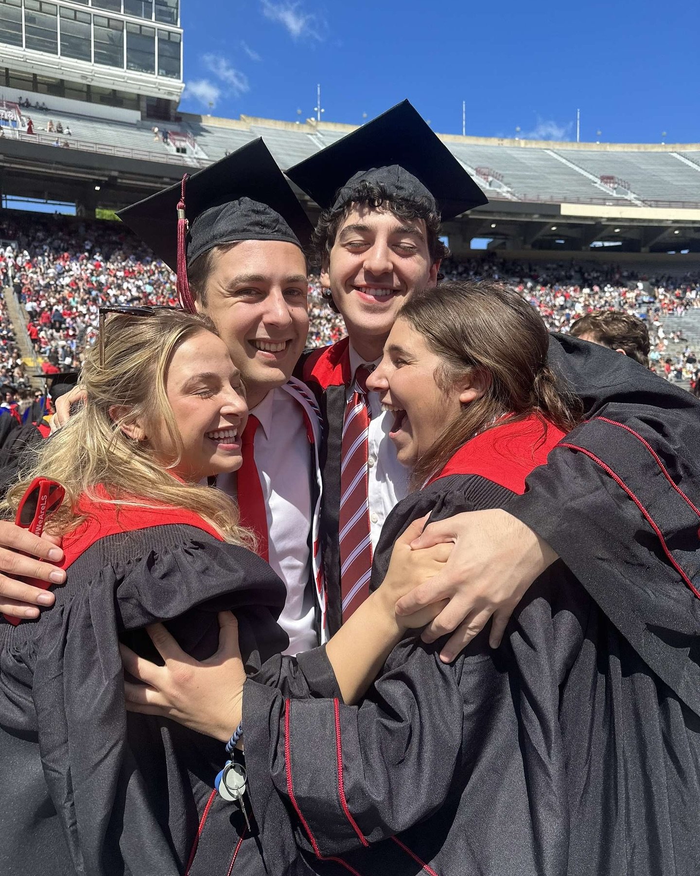 Three words for our seniors: WE LOVE YOU! &hearts;️ We wish our four newly graduates the best of luck on this next, big chapter! Congrats, grad! 🎓🧑&zwj;🎓👩&zwj;🎓 #graduation #uwmadison #senior #acappella #music