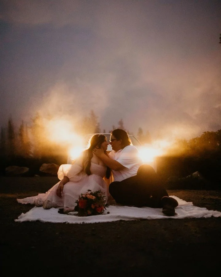 Stay out til dark, trust me. 🌙

Everyone knows that experiencing golden hour can create pure magic in your elopement day photos, but what happens AFTER that? We&rsquo;re not packing up and heading out the moment the sun dips below the horizon becaus
