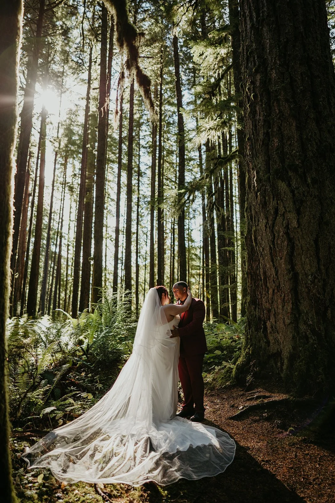 Weekdays vs Weekends for Your Elopement in Washington