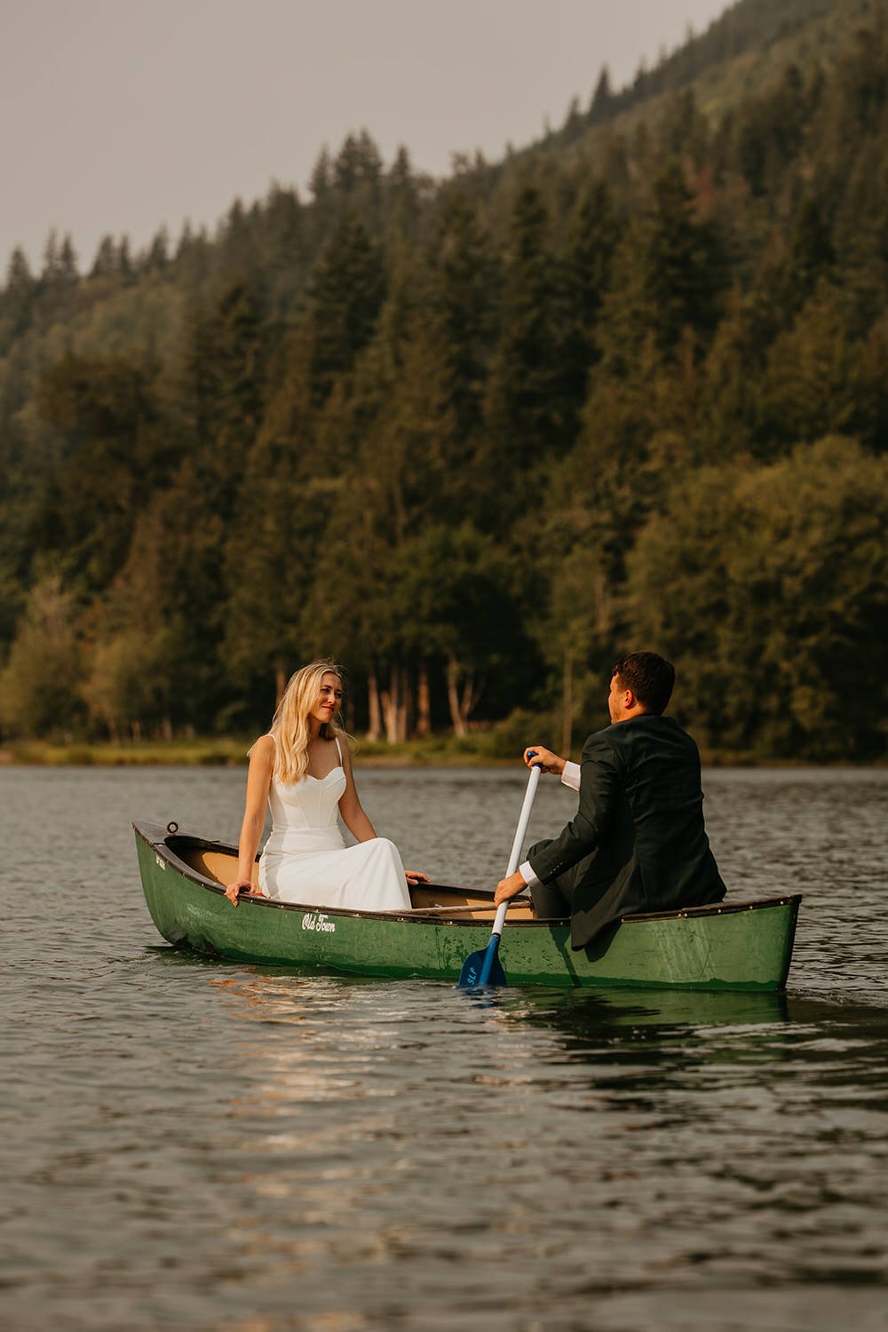 canoe-photos-elopement-lake.jpg